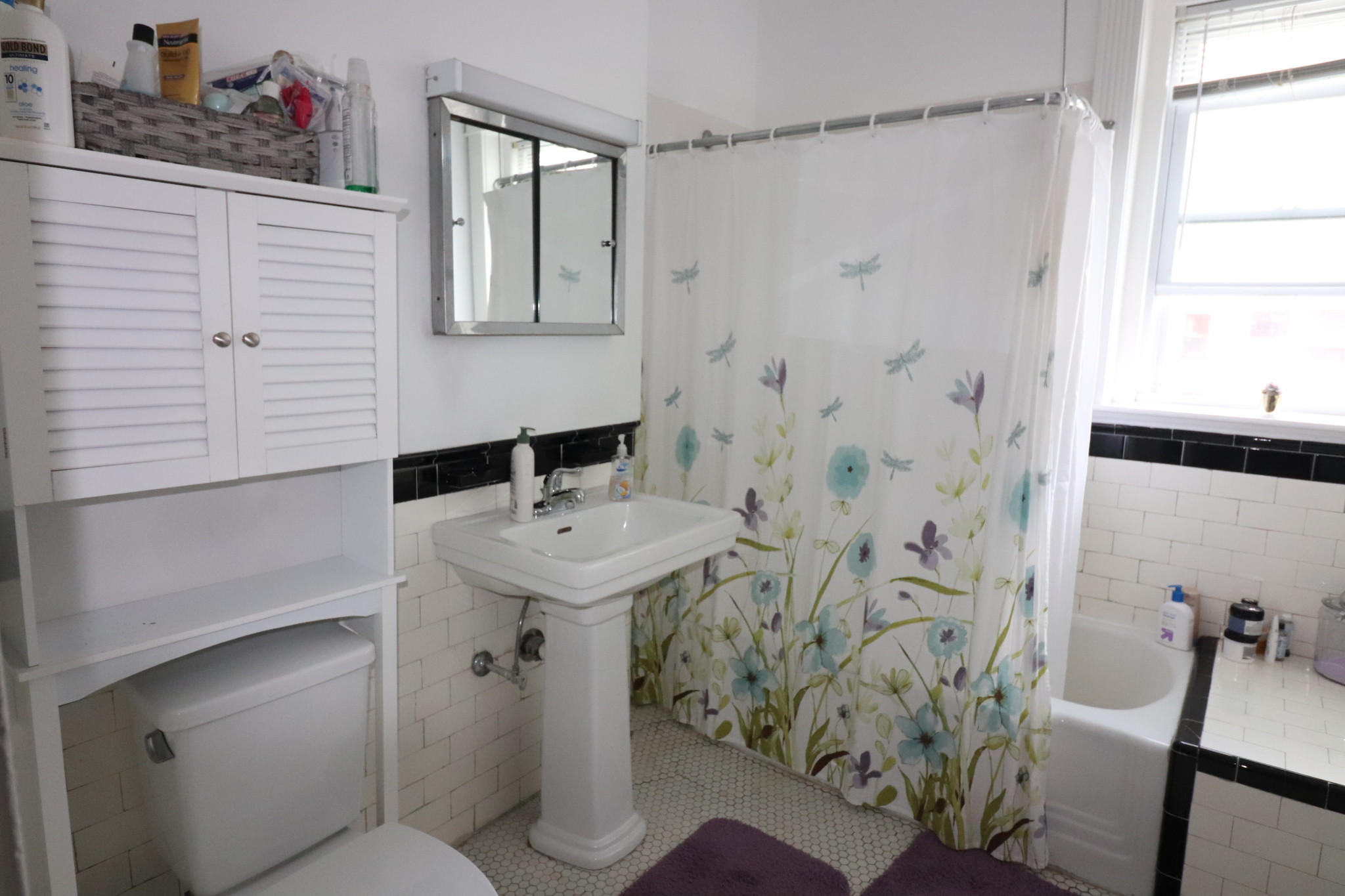 25 Parkman St, Longwood