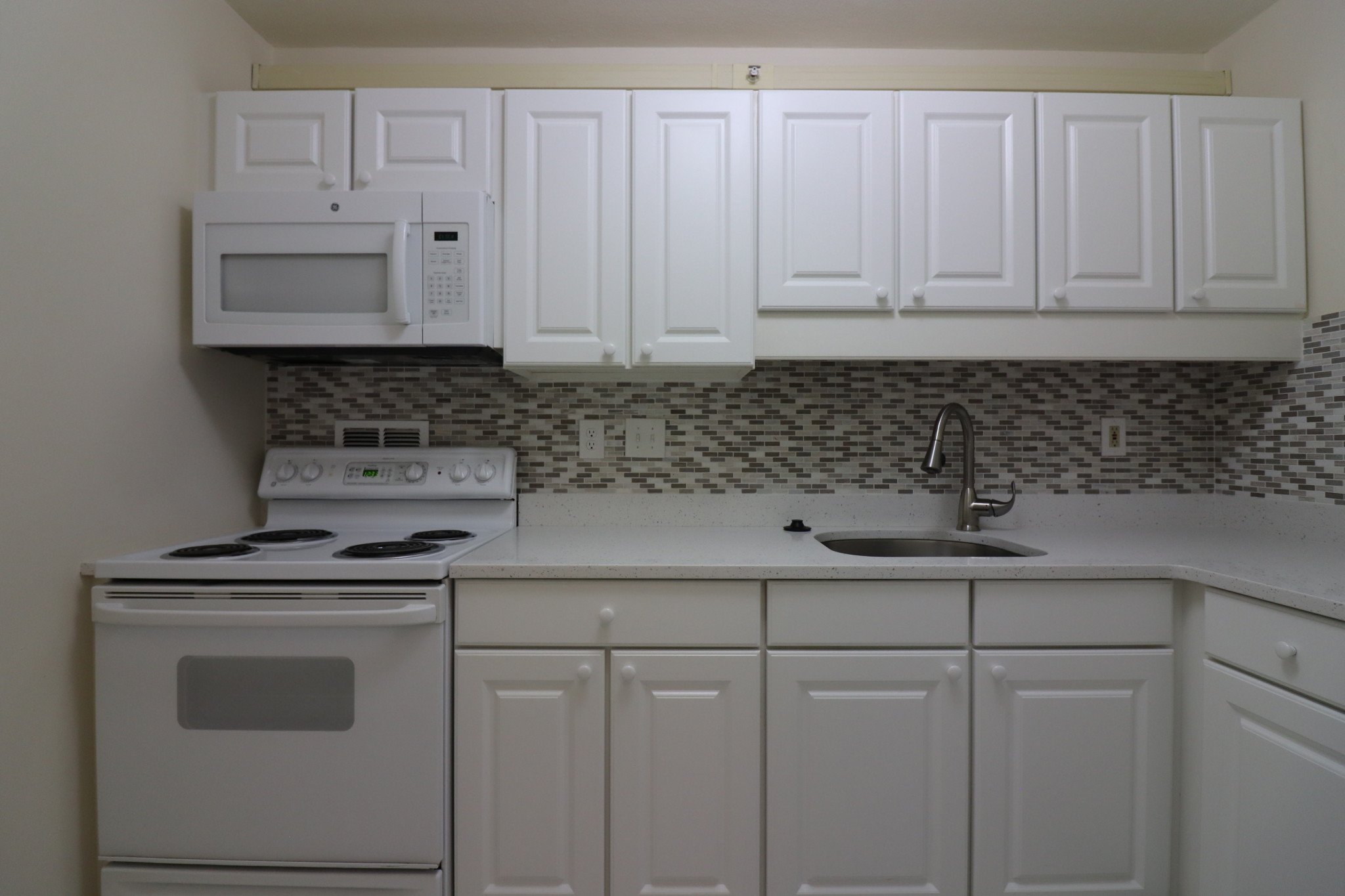 Studio bed, 1 bath apartment for rent at 101 Monmouth St Unit 205, Longwood — photo 6 of 15