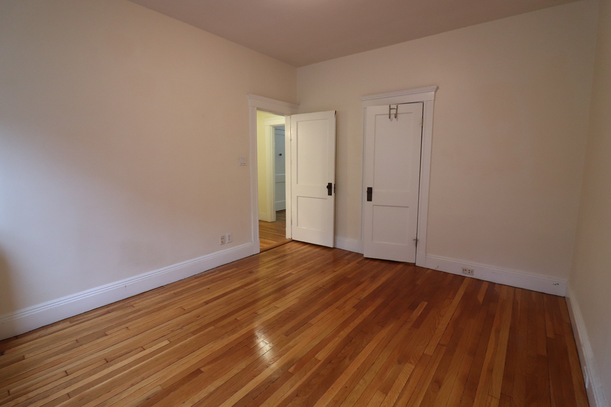 42 Saint Paul St, Longwood