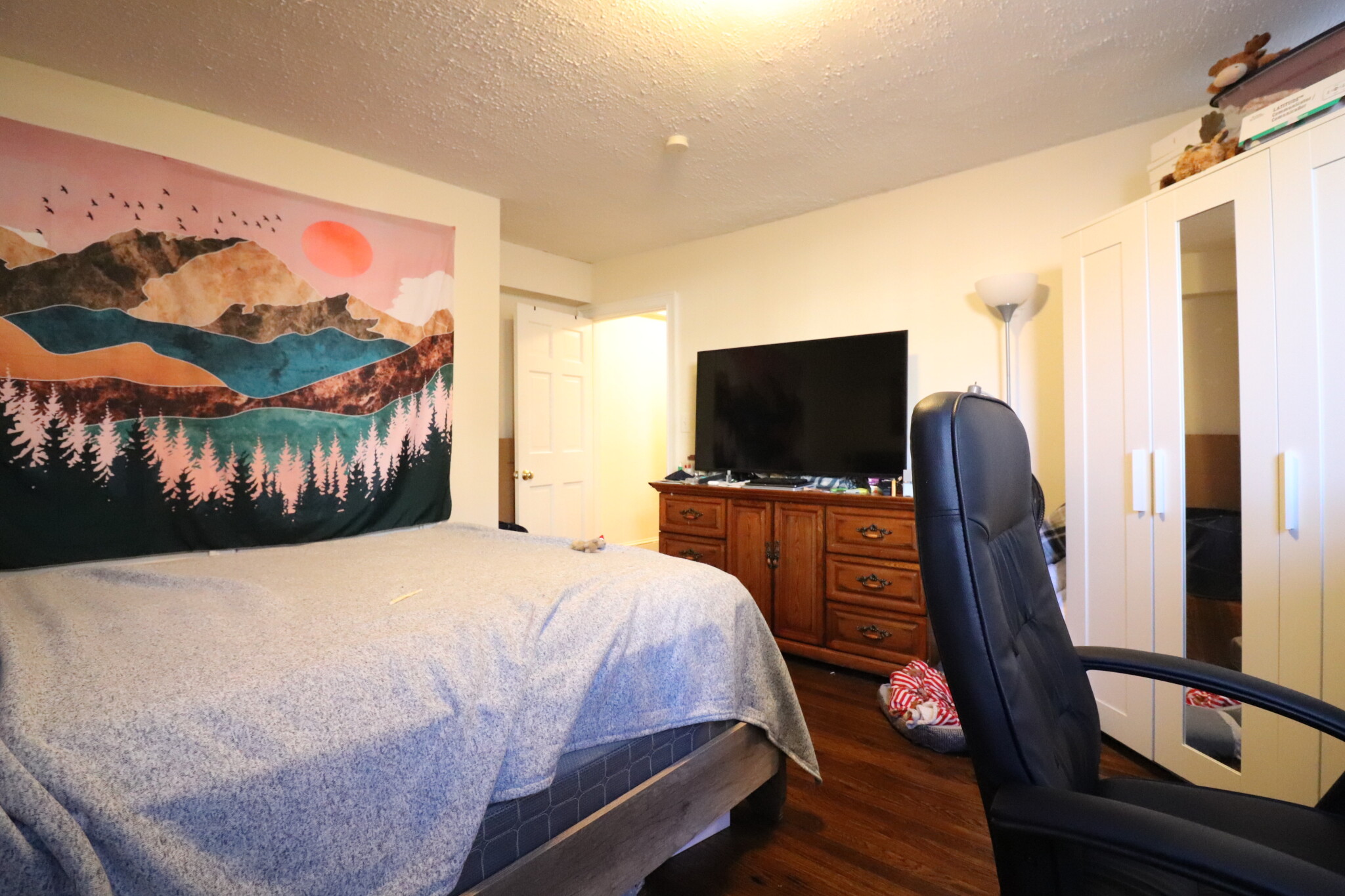 1965 Commonwealth Ave, Brighton