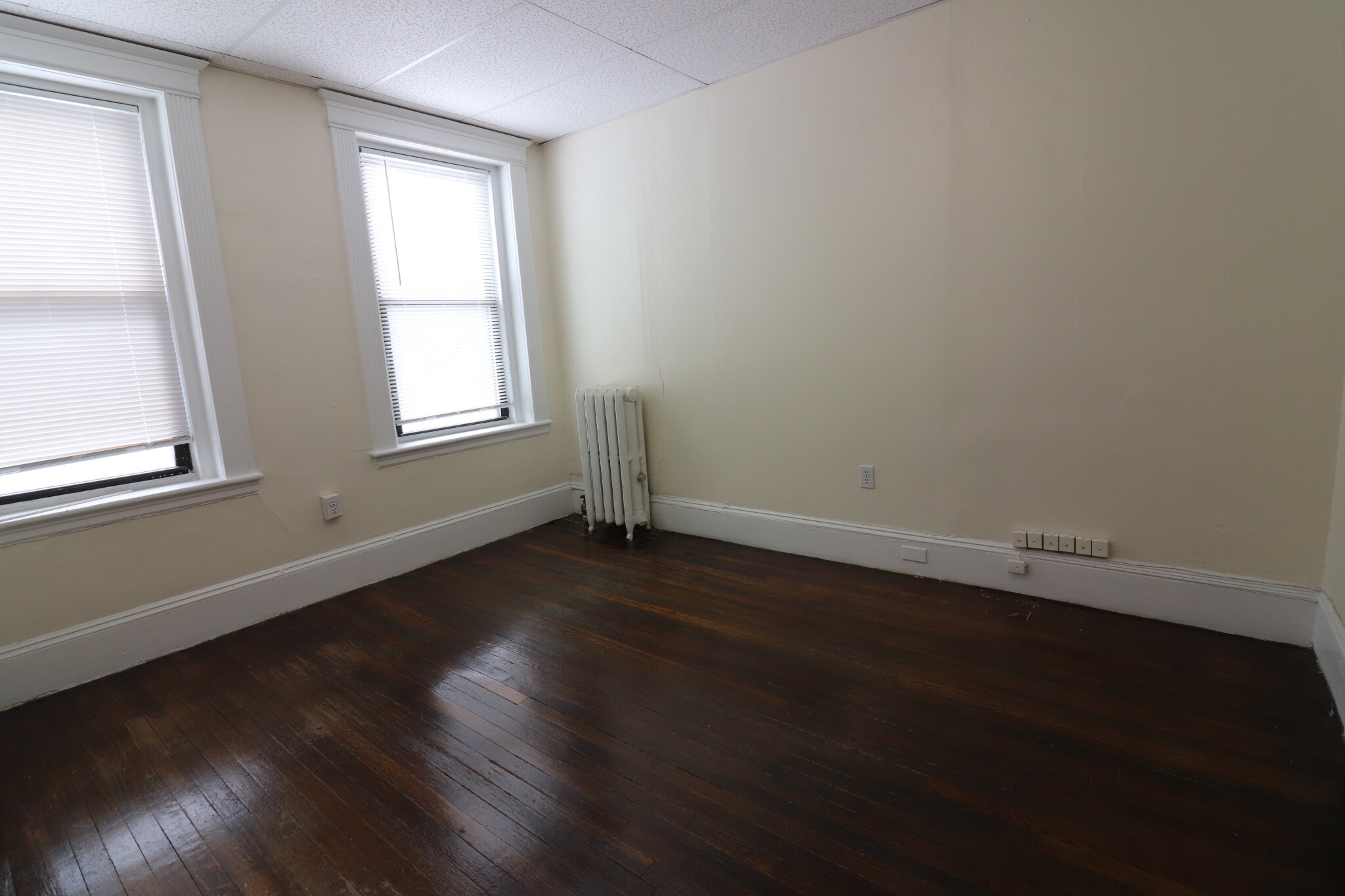 1 split bed, 1 bath apartment for rent at 409 Huntington Ave Unit 9, Fenway — photo 5 of 10