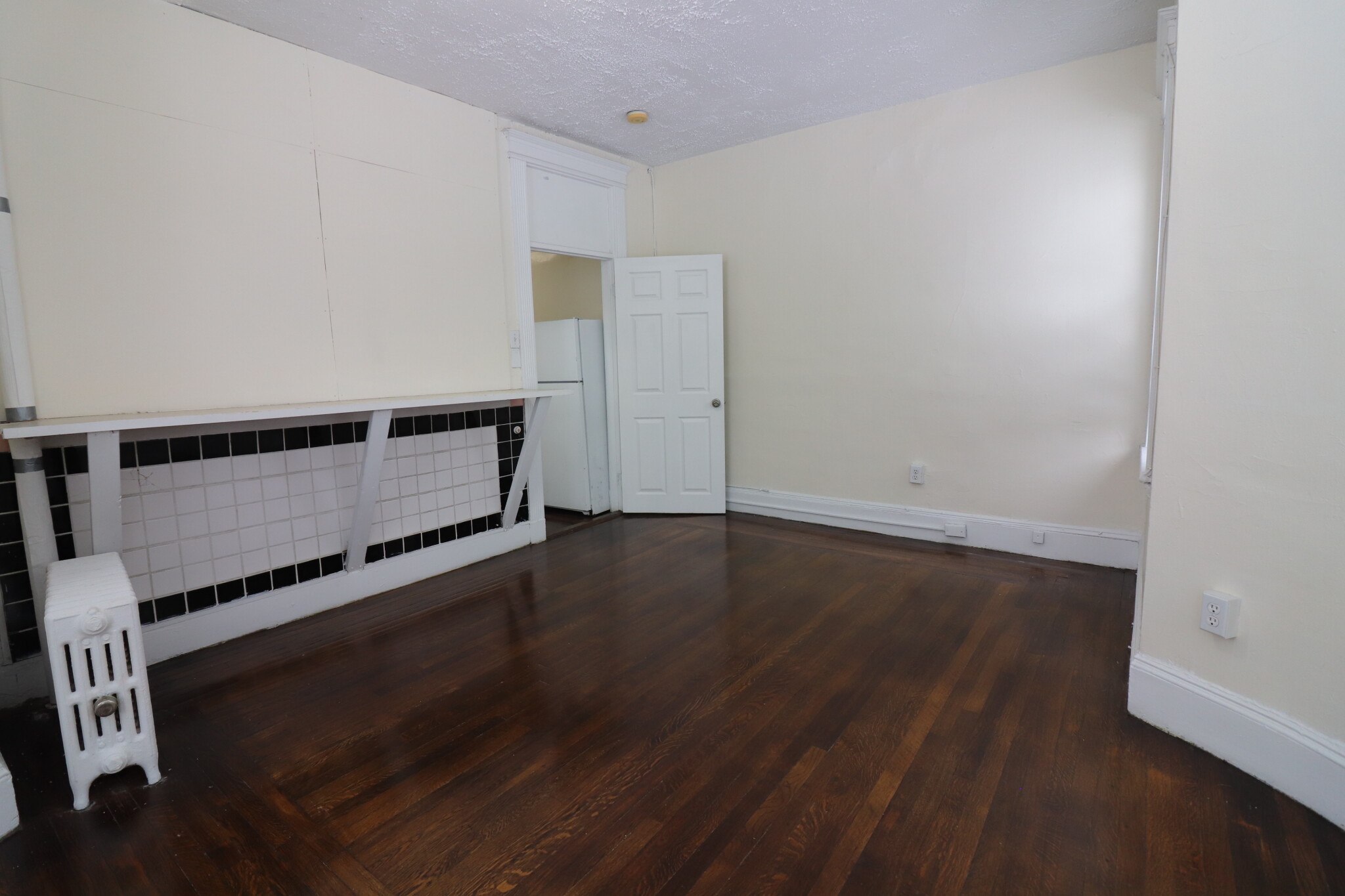 1 split bed, 1 bath apartment for rent at 409 Huntington Ave Unit 9, Fenway — photo 2 of 10