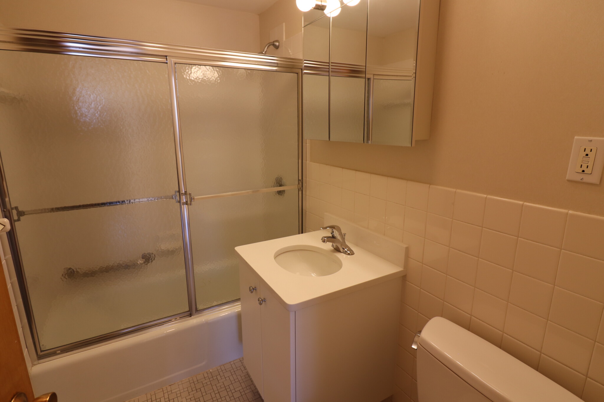 2 bed, 1 bath apartment for rent at 36 Vernon St Unit 313, Coolidge Corner — photo 8 of 16