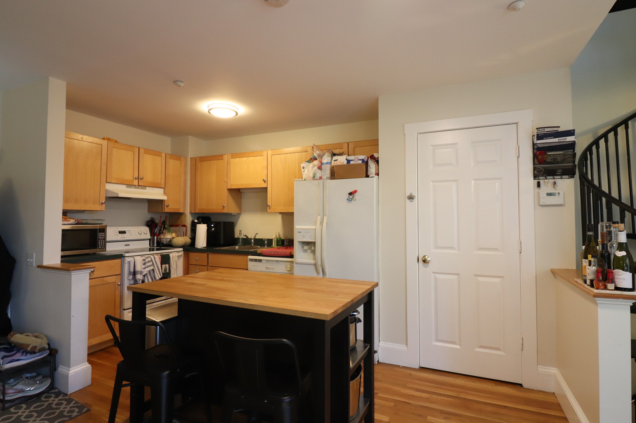 3 bed, 1 bath apartment for rent at 411 Norfolk St Unit 2F, Somerville — photo 6 of 23