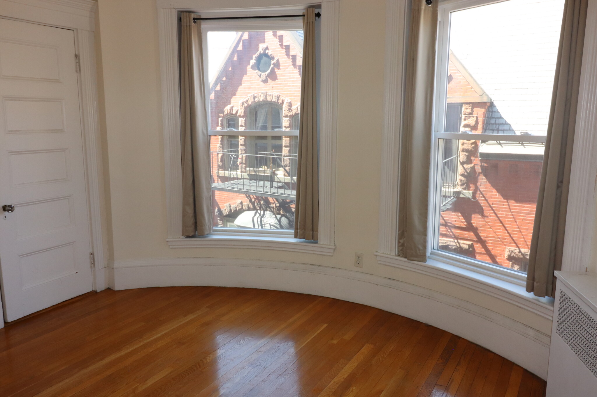 1569 Beacon St, Washington Square