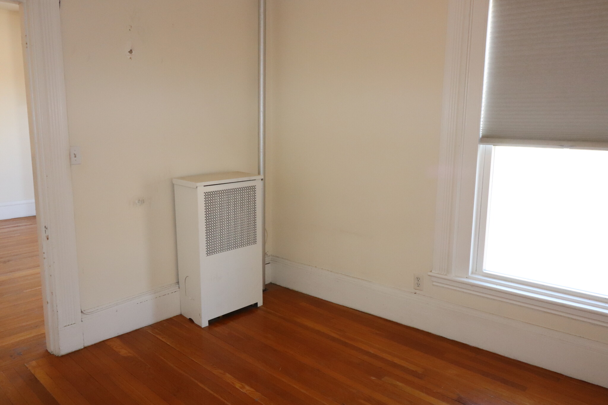 1569 Beacon St, Washington Square