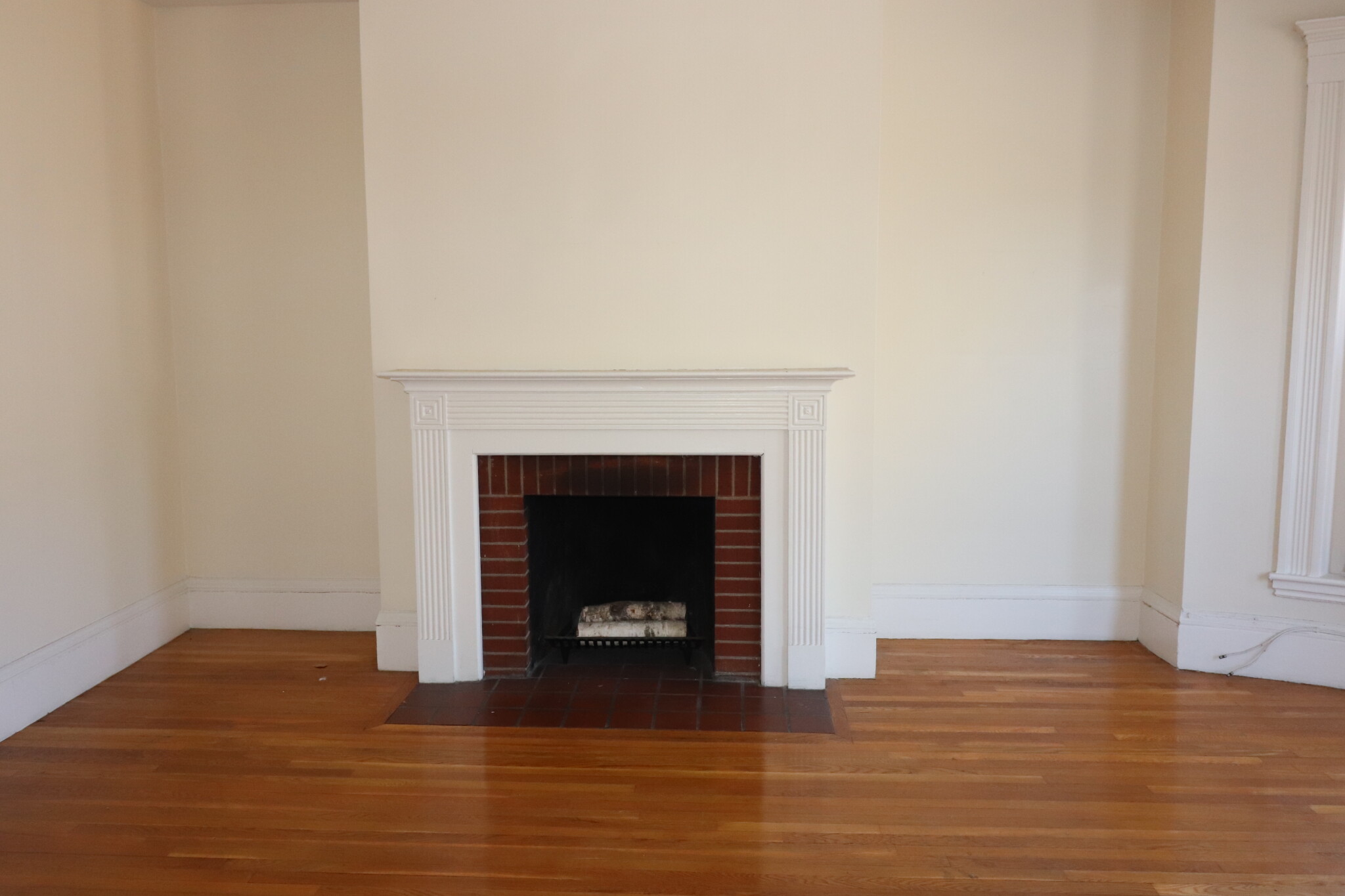 1569 Beacon St, Washington Square