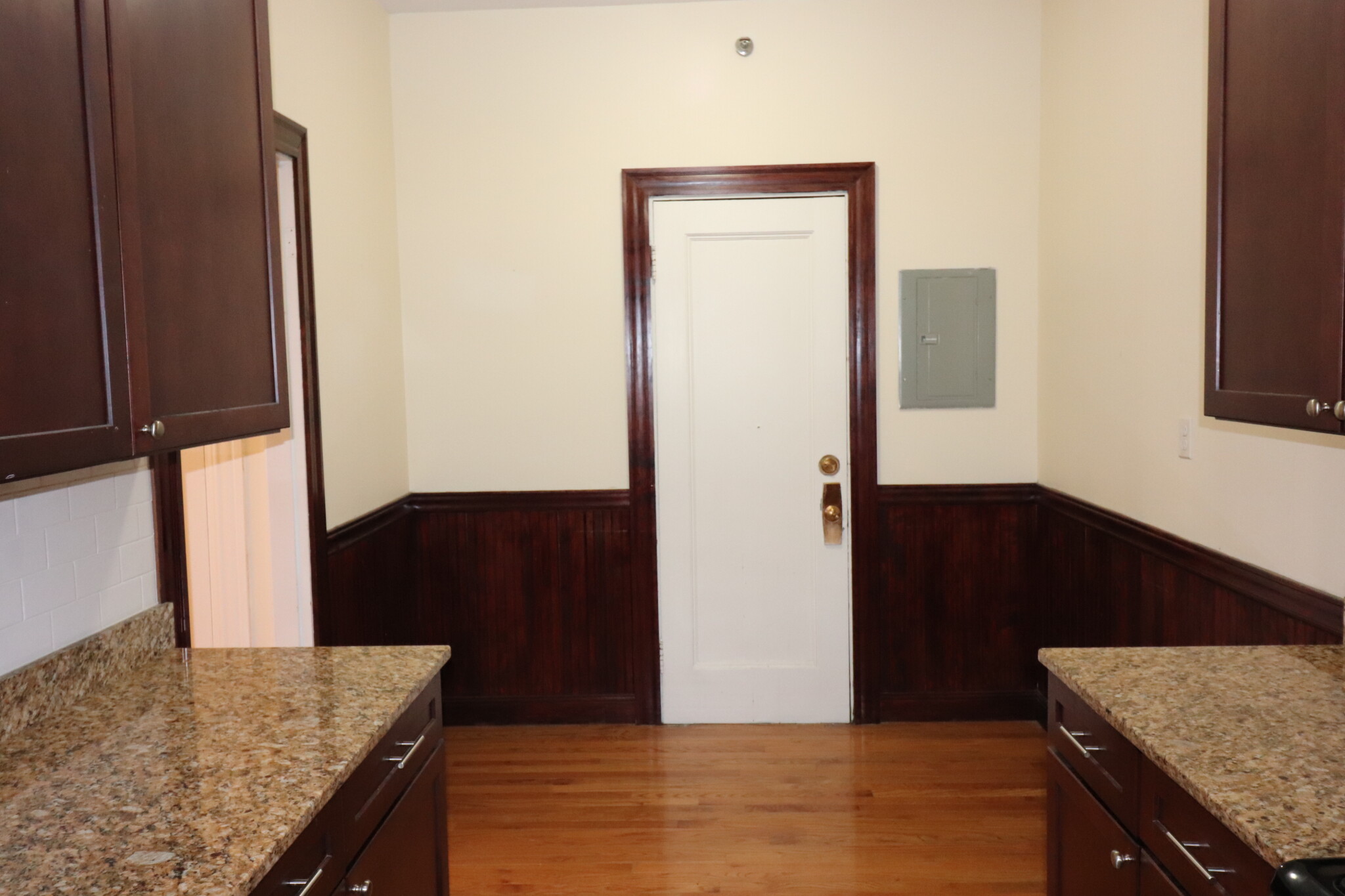 1569 Beacon St, Washington Square