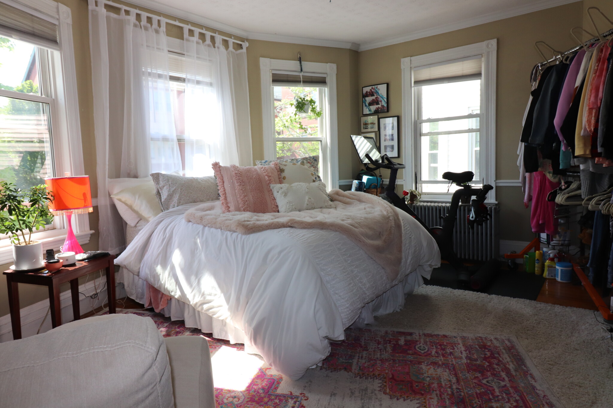3 bed, 1 bath apartment for rent at 18 Homer St Unit 3, Brookline — photo 7 of 12