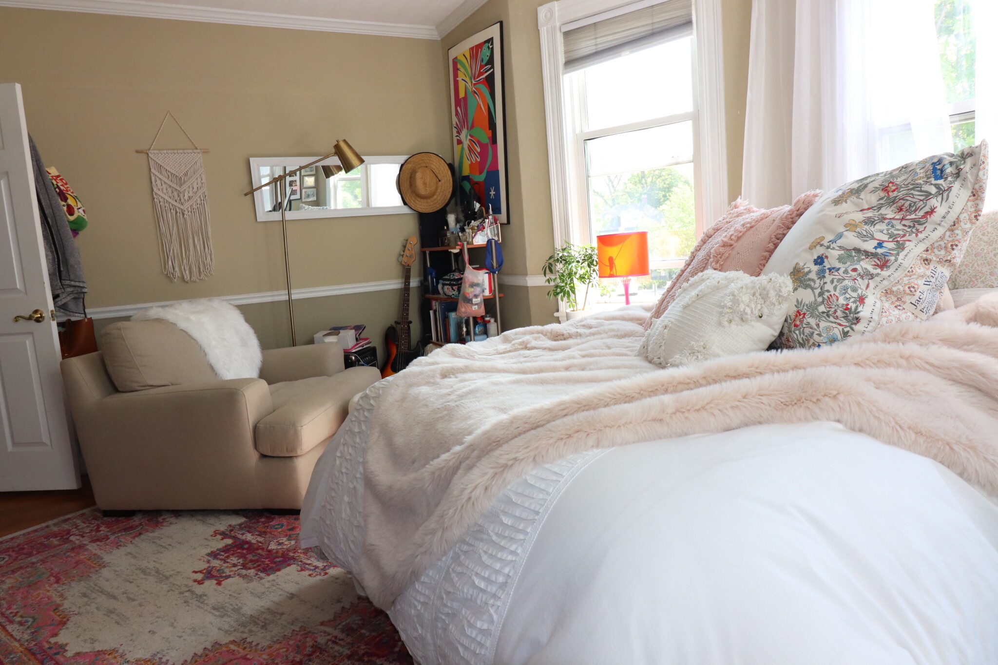3 bed, 1 bath apartment for rent at 18 Homer St Unit 3, Brookline — photo 8 of 12