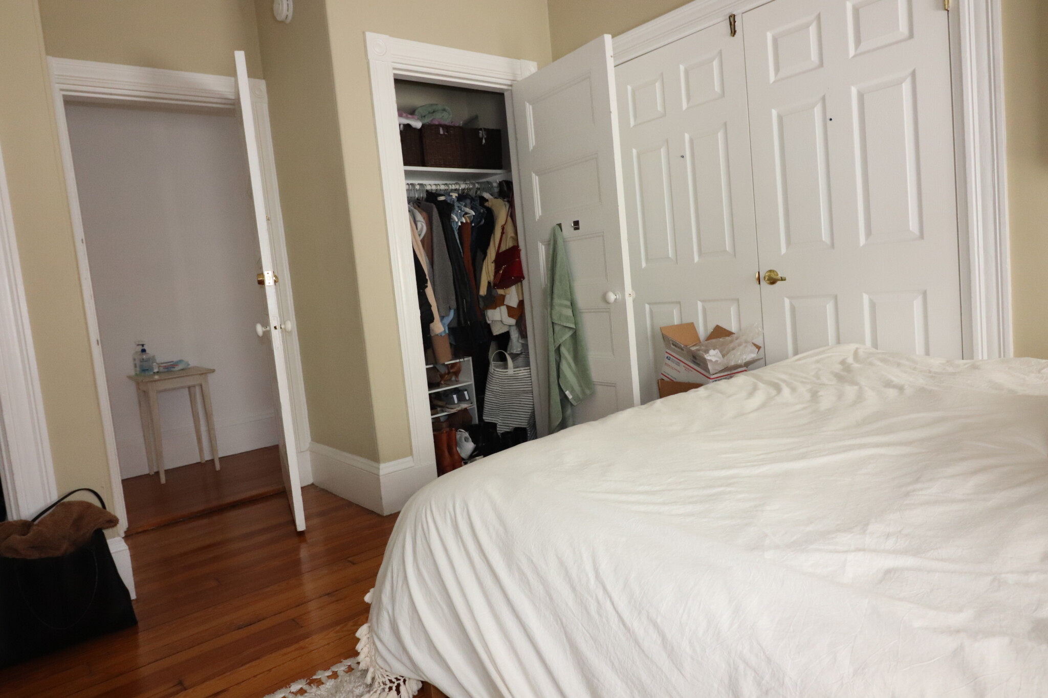 3 bed, 1 bath apartment for rent at 18 Homer St Unit 3, Brookline — photo 6 of 12