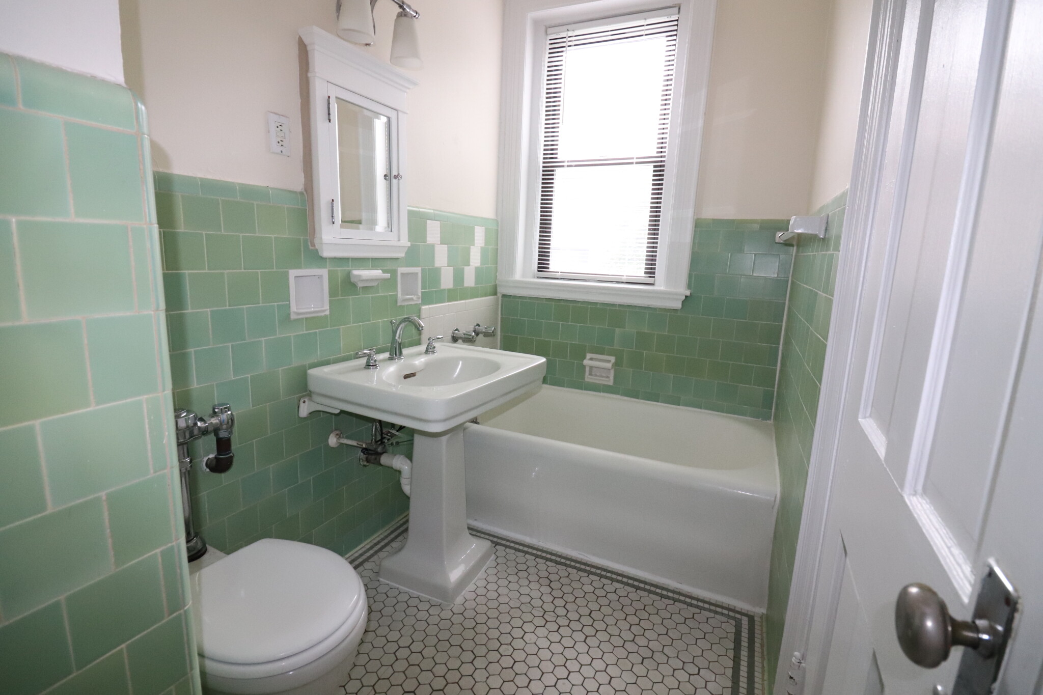 2 bed, 1 bath apartment for rent at 32 Park St Unit 3, Coolidge Corner — photo 21 of 23