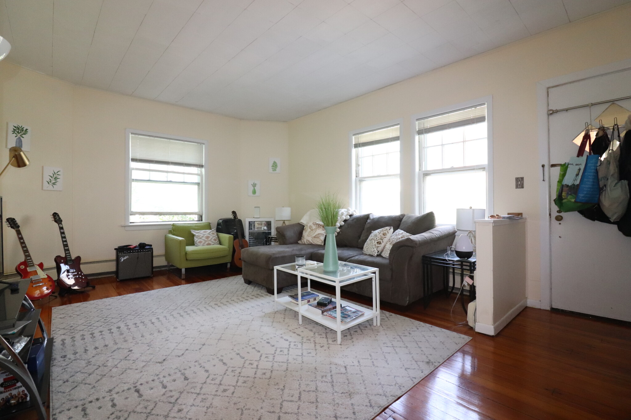 3 bed, 2 bath apartment for rent at 20 Stedman St Unit 1, Coolidge Corner — photo 2 of 20