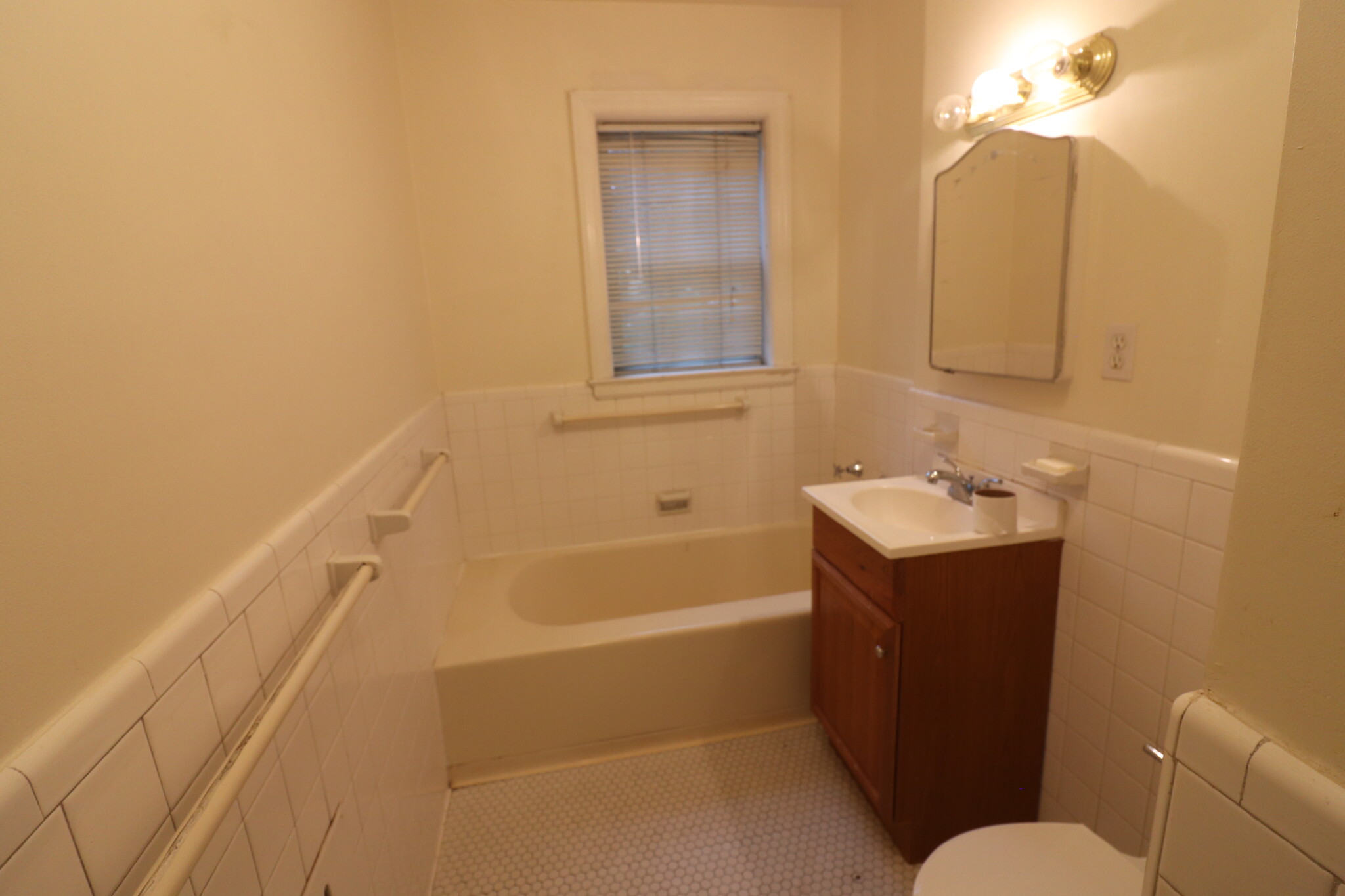 2 bed, 1 bath apartment for rent at 312 Washington St Unit 4-2, Wellesley — photo 20 of 25