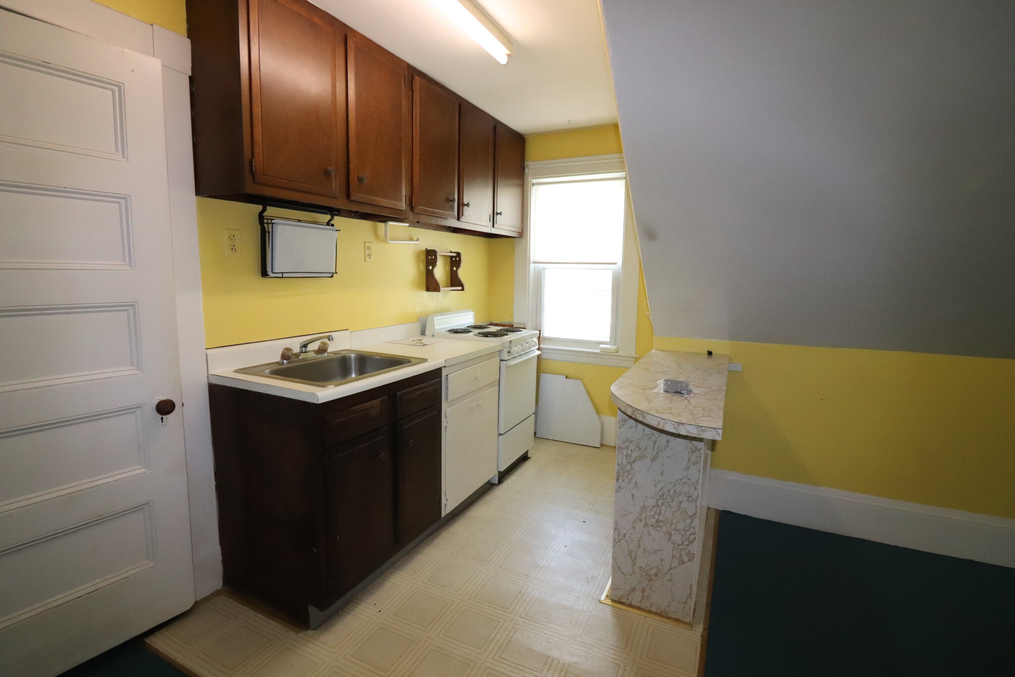 2 bed, 1 bath apartment for rent at 36 Columbia St Unit 3, Brookline — photo 5 of 14