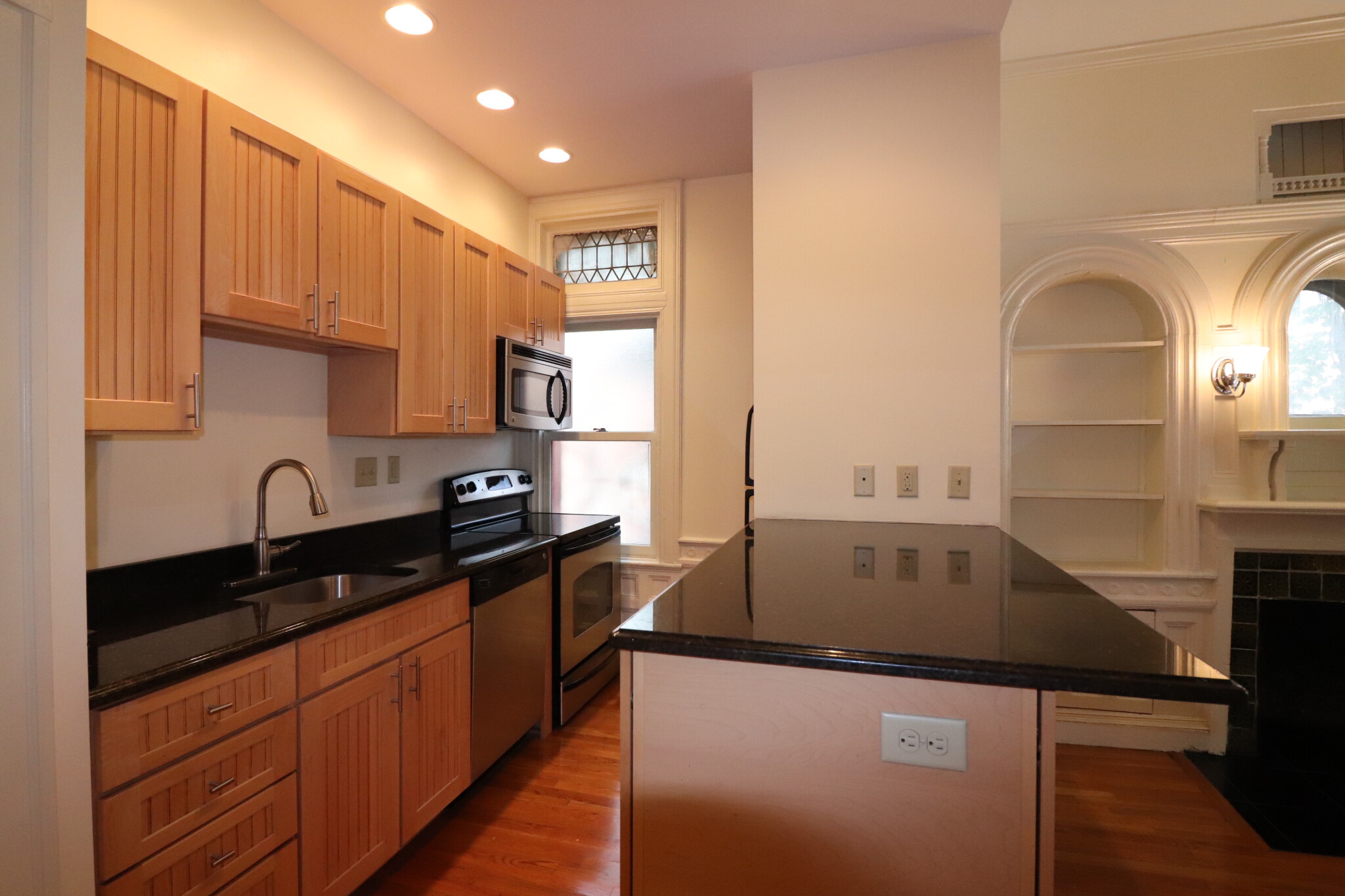 195 Commonwealth Ave, Back Bay