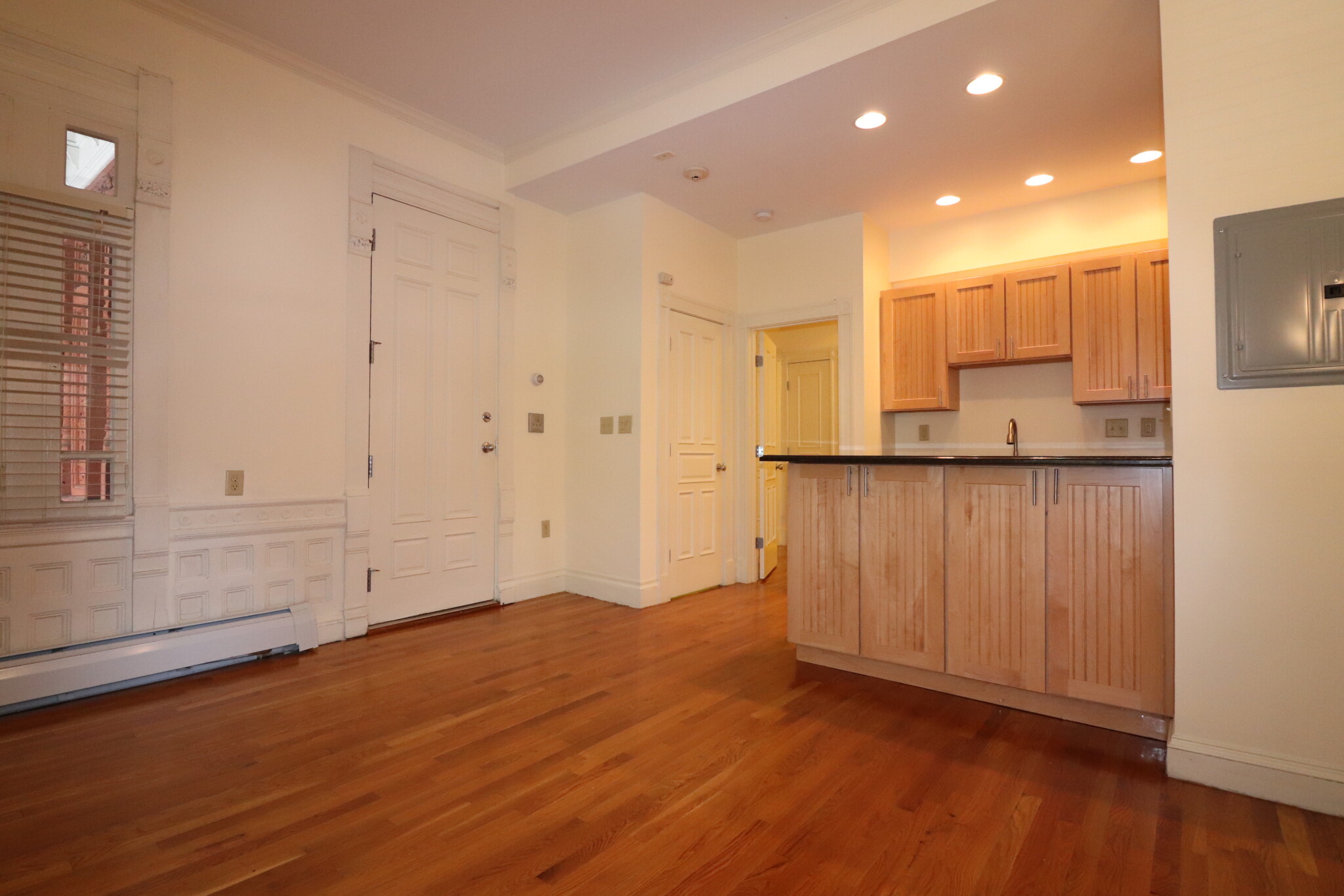 195 Commonwealth Ave, Back Bay