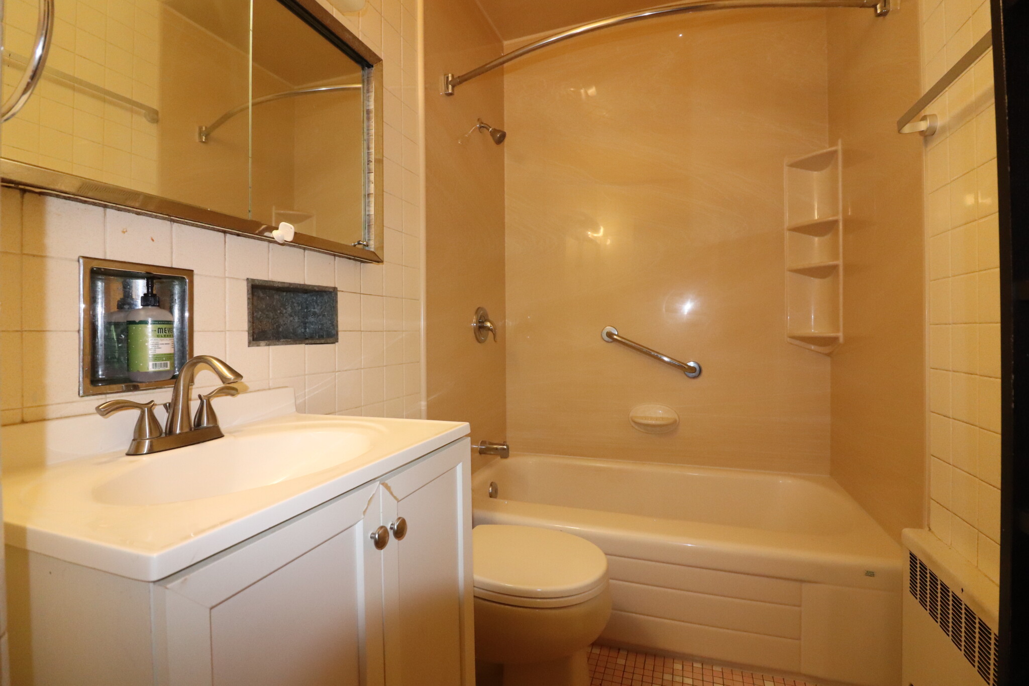2 bed, 1 bath apartment for rent at 1718 Beacon Unit 1, Brookline — photo 9 of 16