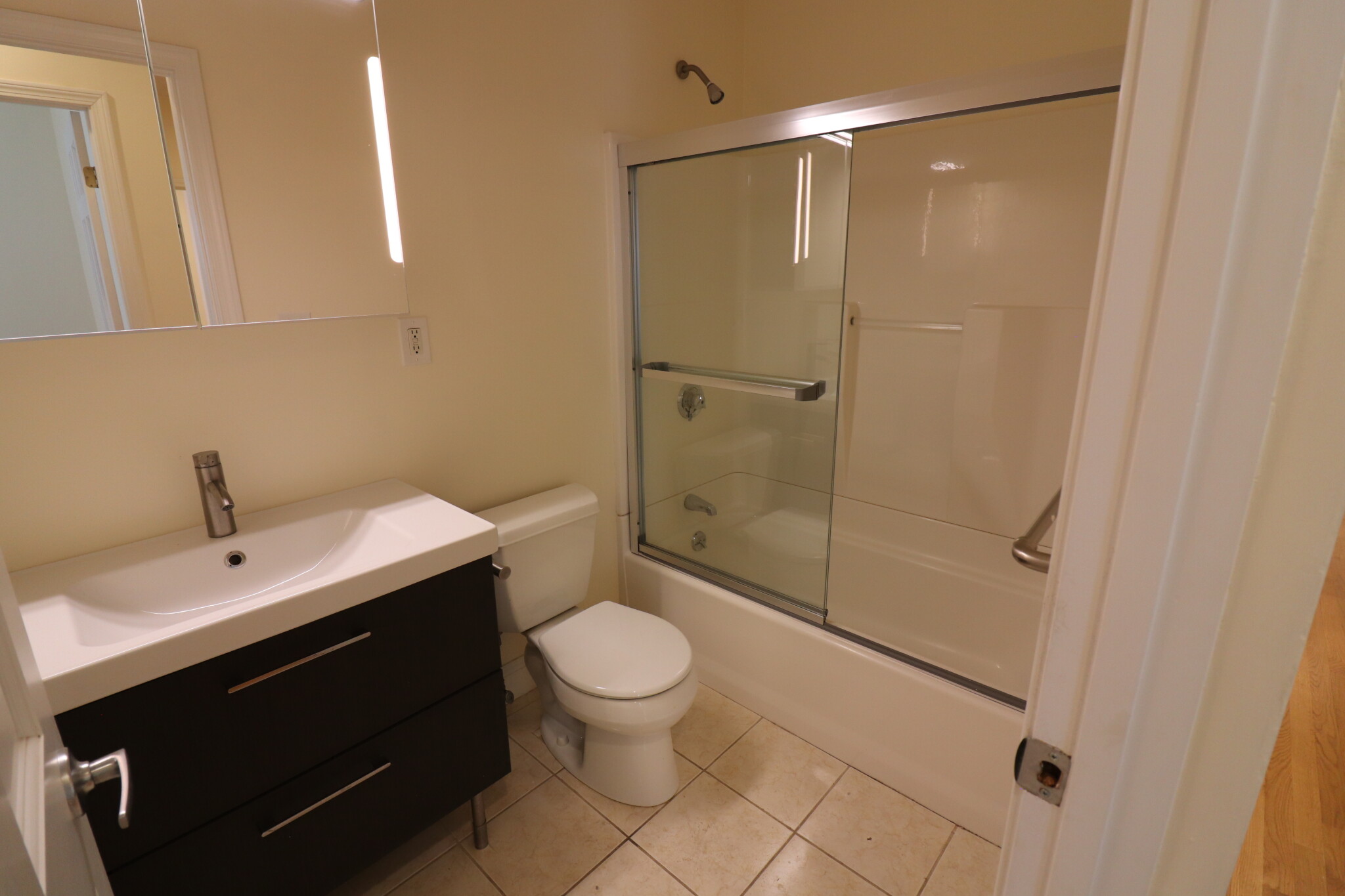 1801 Beacon St, Washington Square