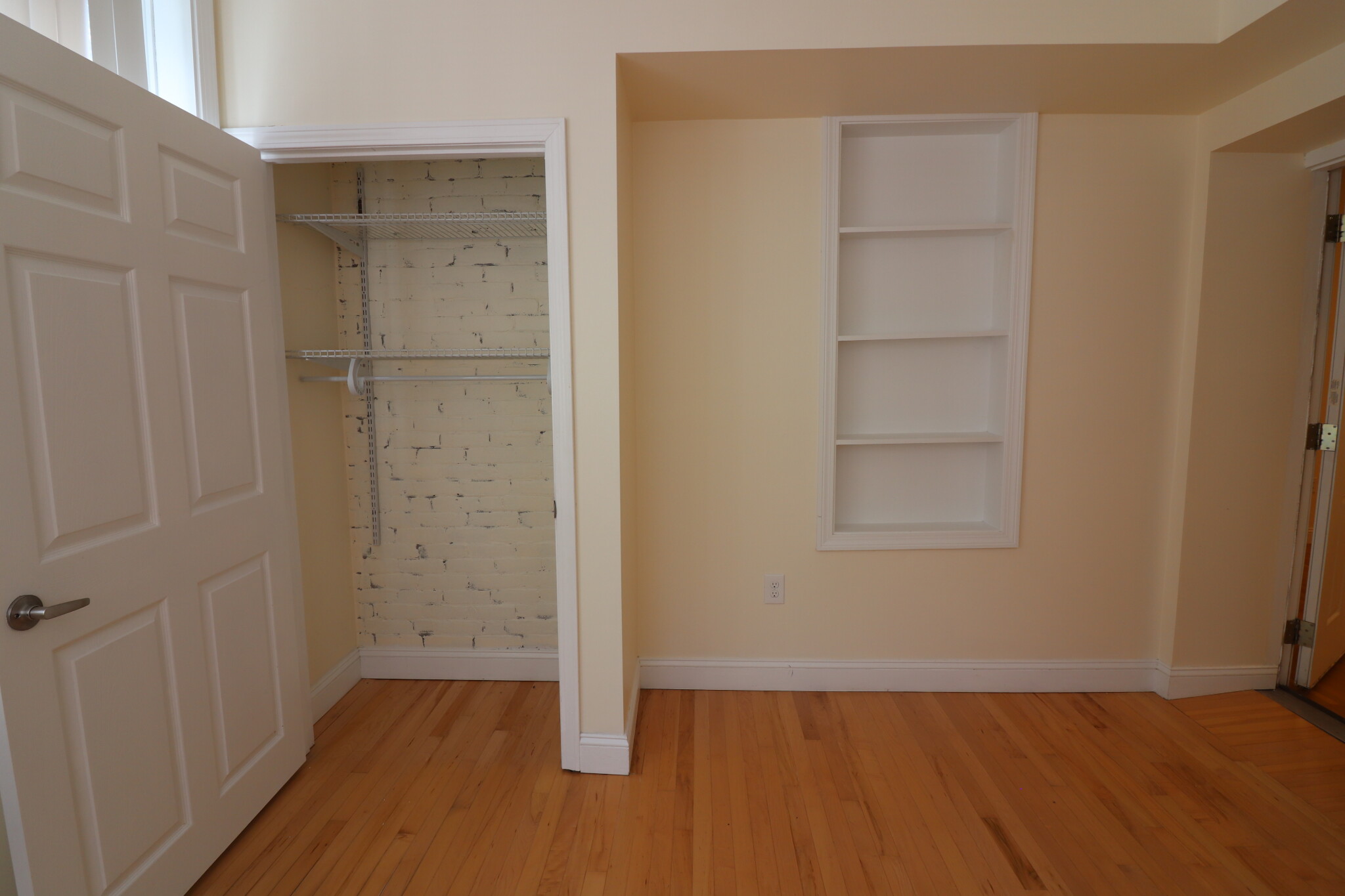 1801 Beacon St, Washington Square