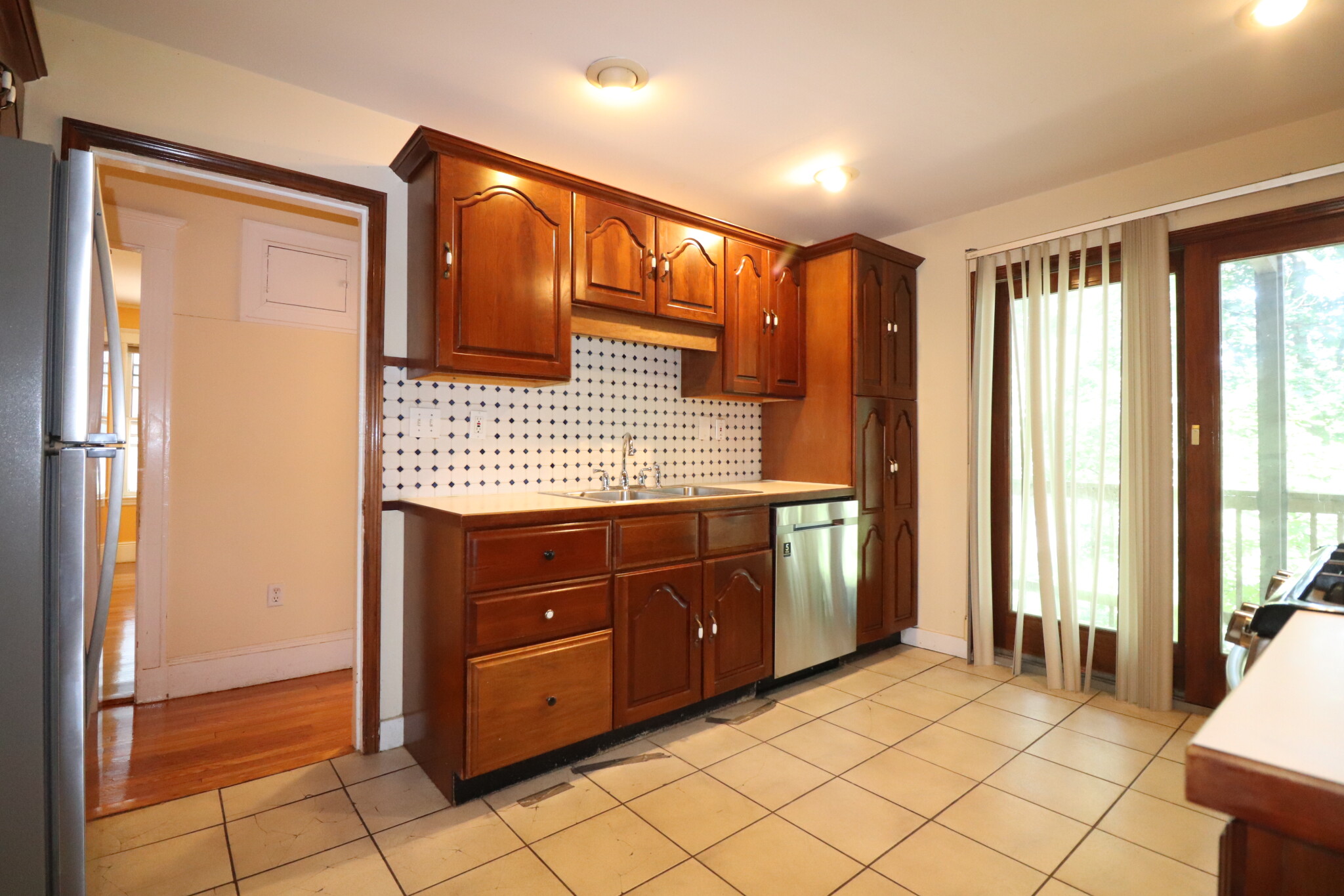 3 bed, 2.5 bath apartment for rent at 173 Winchester Unit 1, Coolidge Corner — photo 3 of 25
