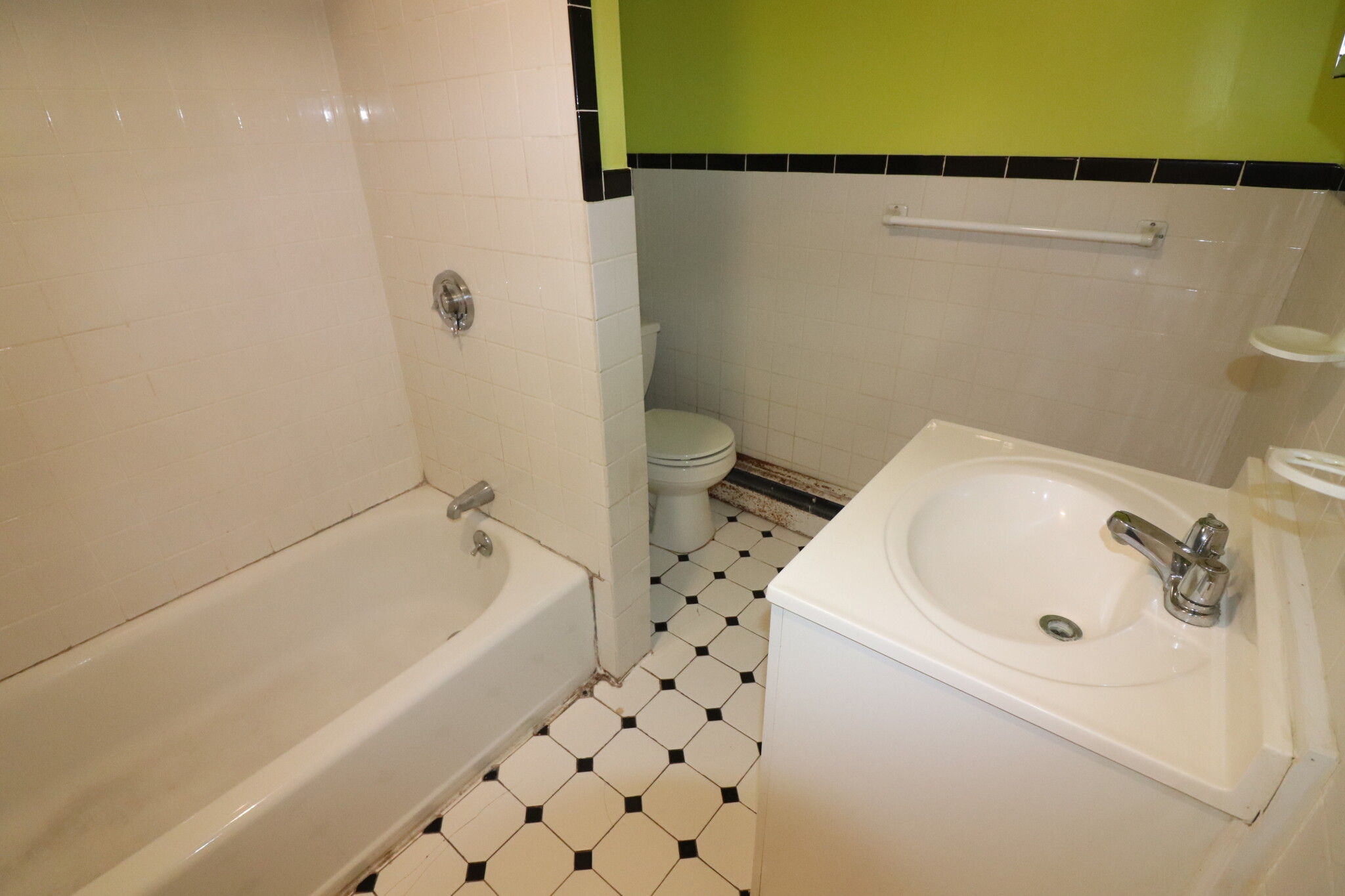 3 bed, 2.5 bath apartment for rent at 173 Winchester Unit 1, Coolidge Corner — photo 22 of 25