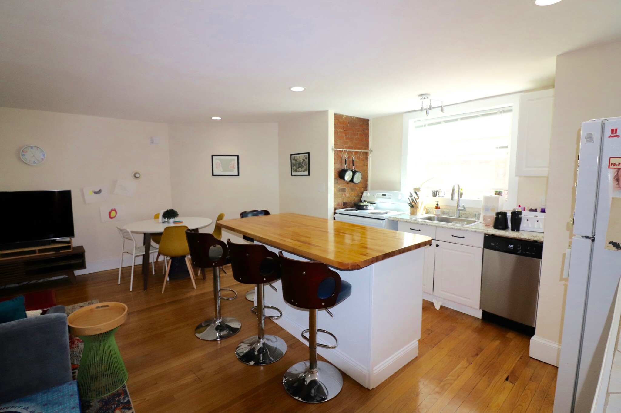 1 bed, 1 bath apartment for rent at 103 Longwood Ave Unit R, Longwood