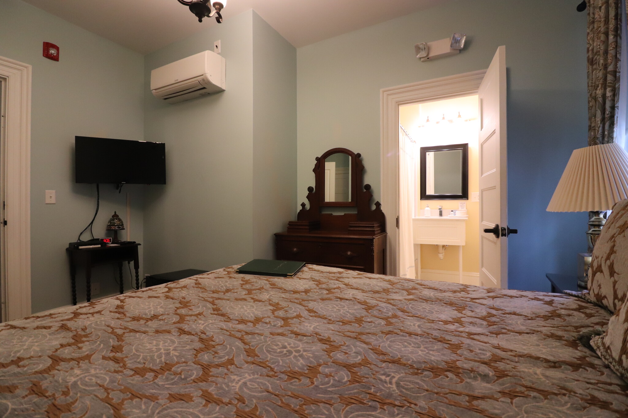 143 Saint Paul St, Coolidge Corner