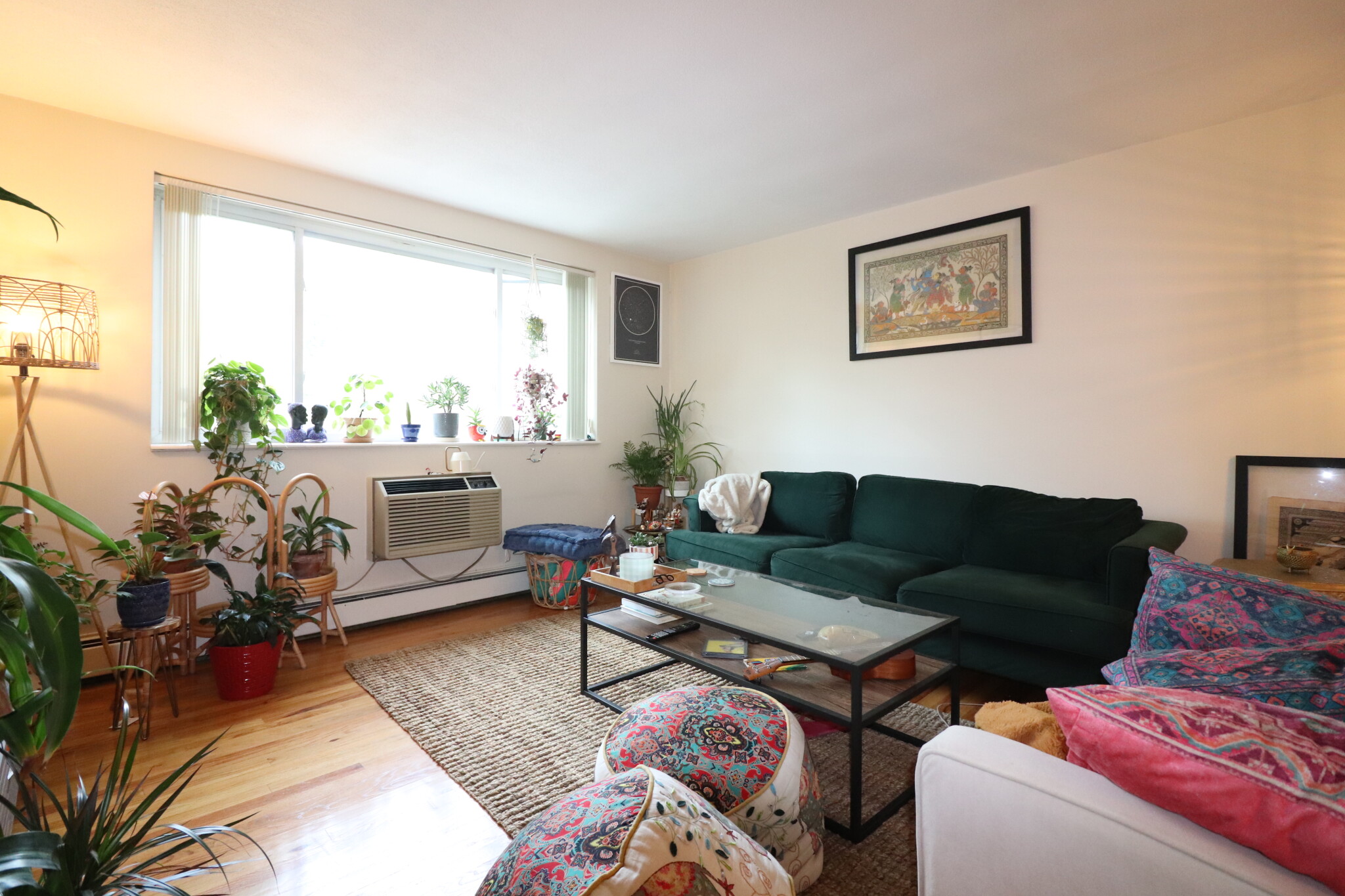 2 bed, 1 bath apartment for rent at 81 Green St Unit 35, Brookline