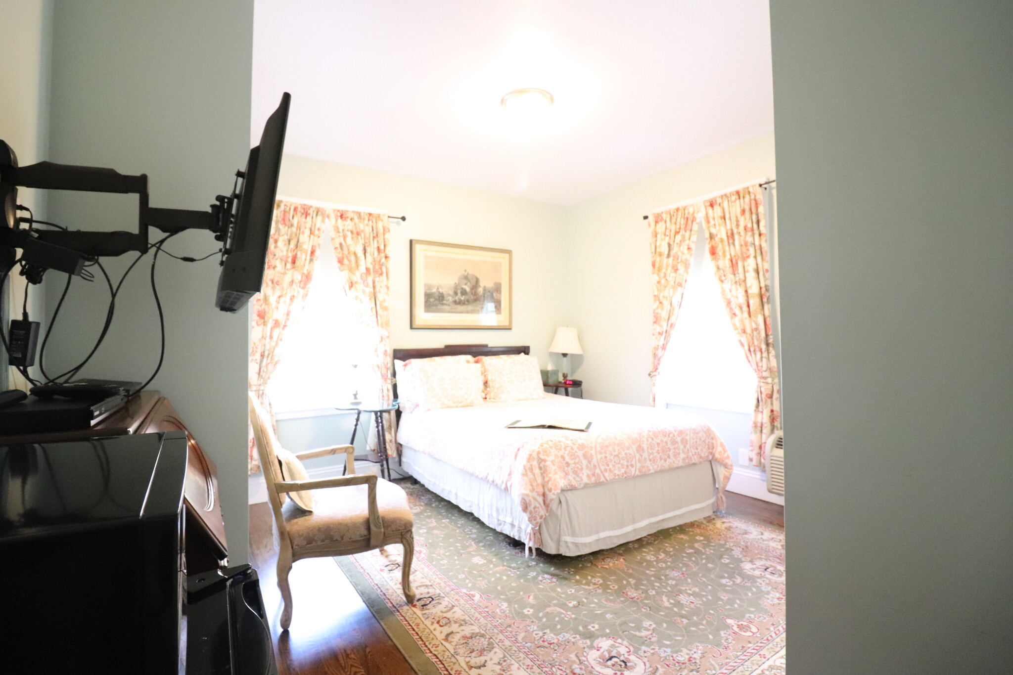 143 Saint Paul St, Longwood