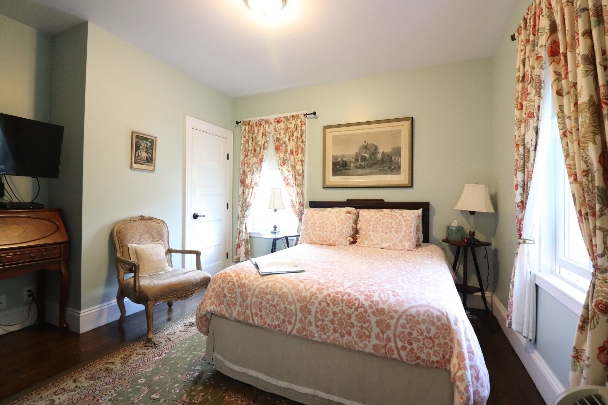 143 Saint Paul St, Longwood