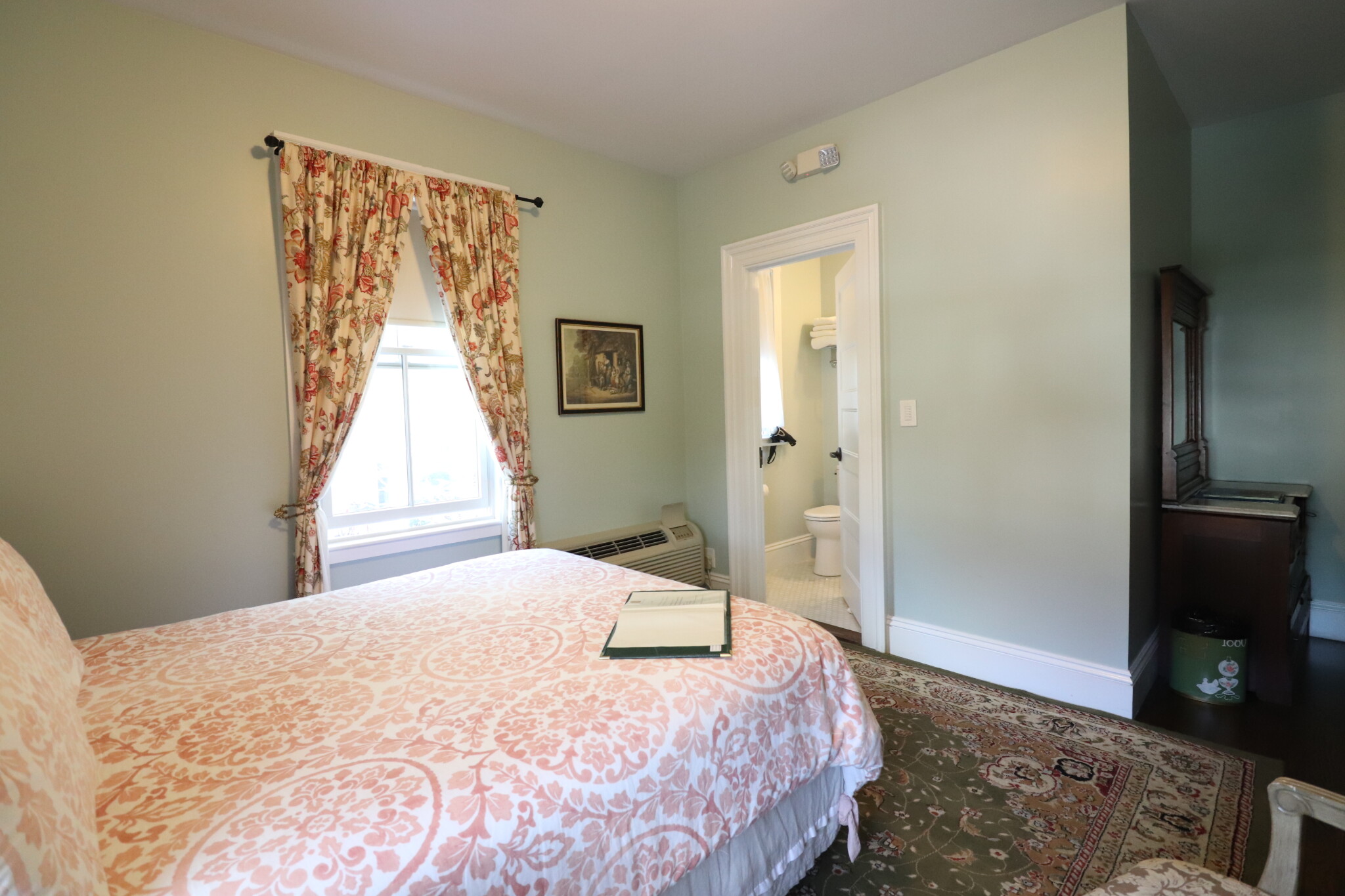 143 Saint Paul St, Longwood