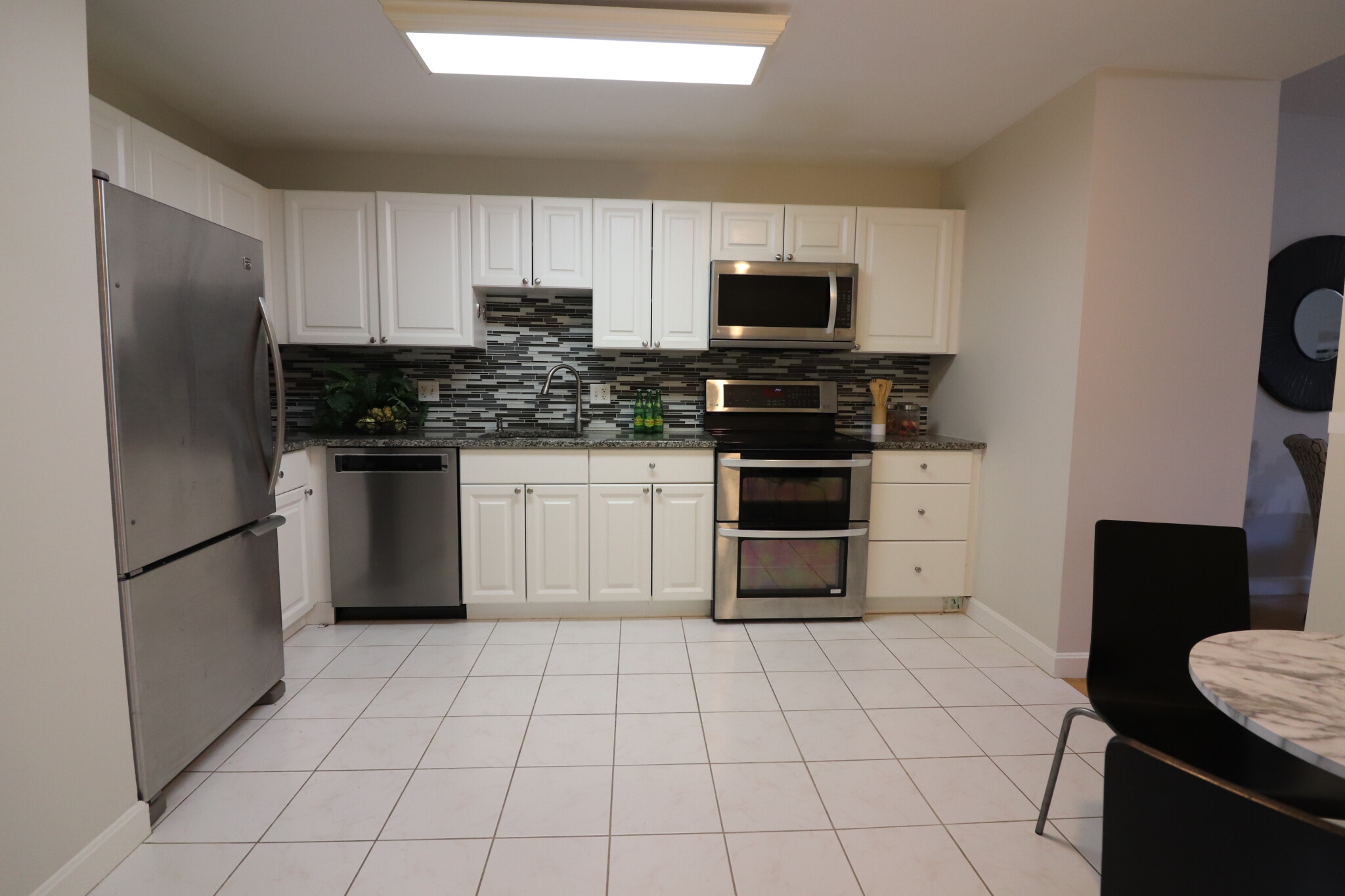 2 bed, 2 bath apartment for rent at 60 Glen Rd Unit T-12, Brookline — photo 2 of 43