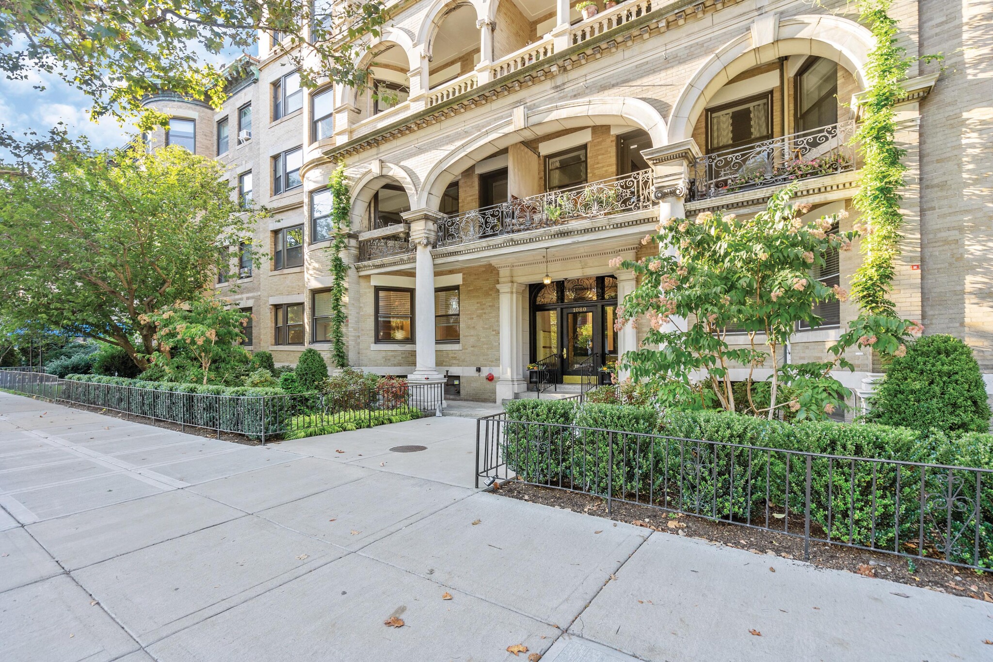 1080 Beacon St, Longwood