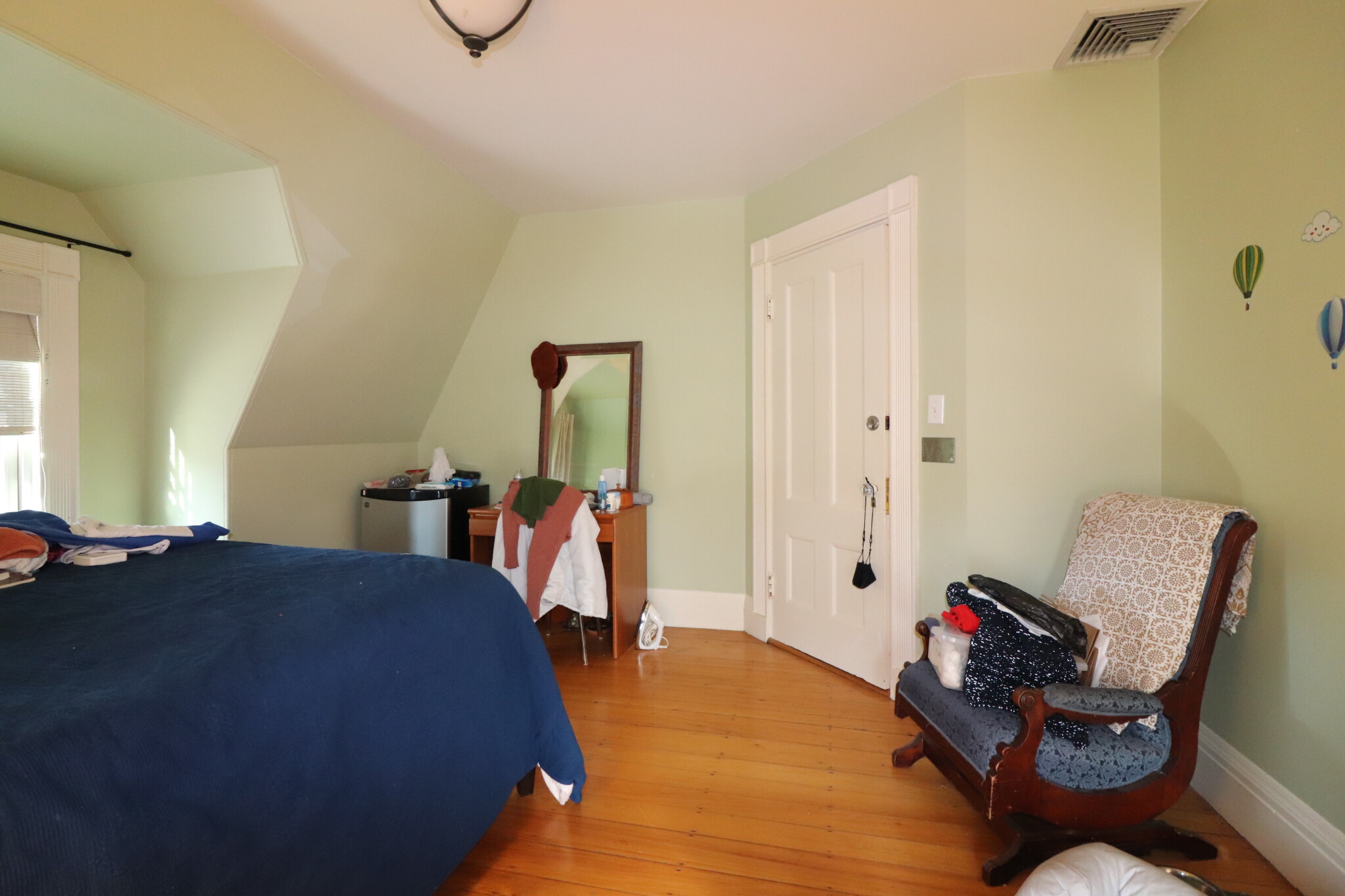 Studio bed, 1 bath apartment for rent at 135 Saint Paul St Unit 5, Coolidge Corner — photo 4 of 7