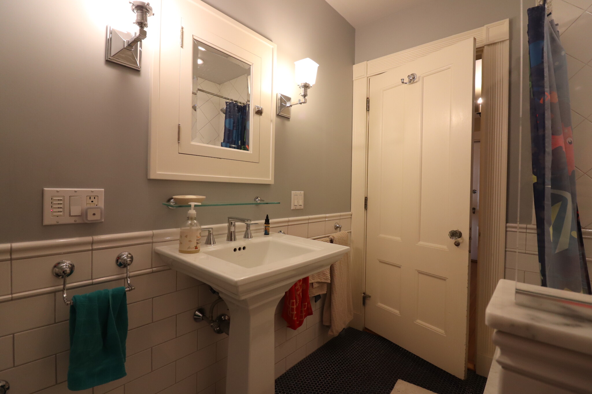 Studio bed, 1 bath apartment for rent at 135 Saint Paul St Unit 5, Coolidge Corner — photo 5 of 7