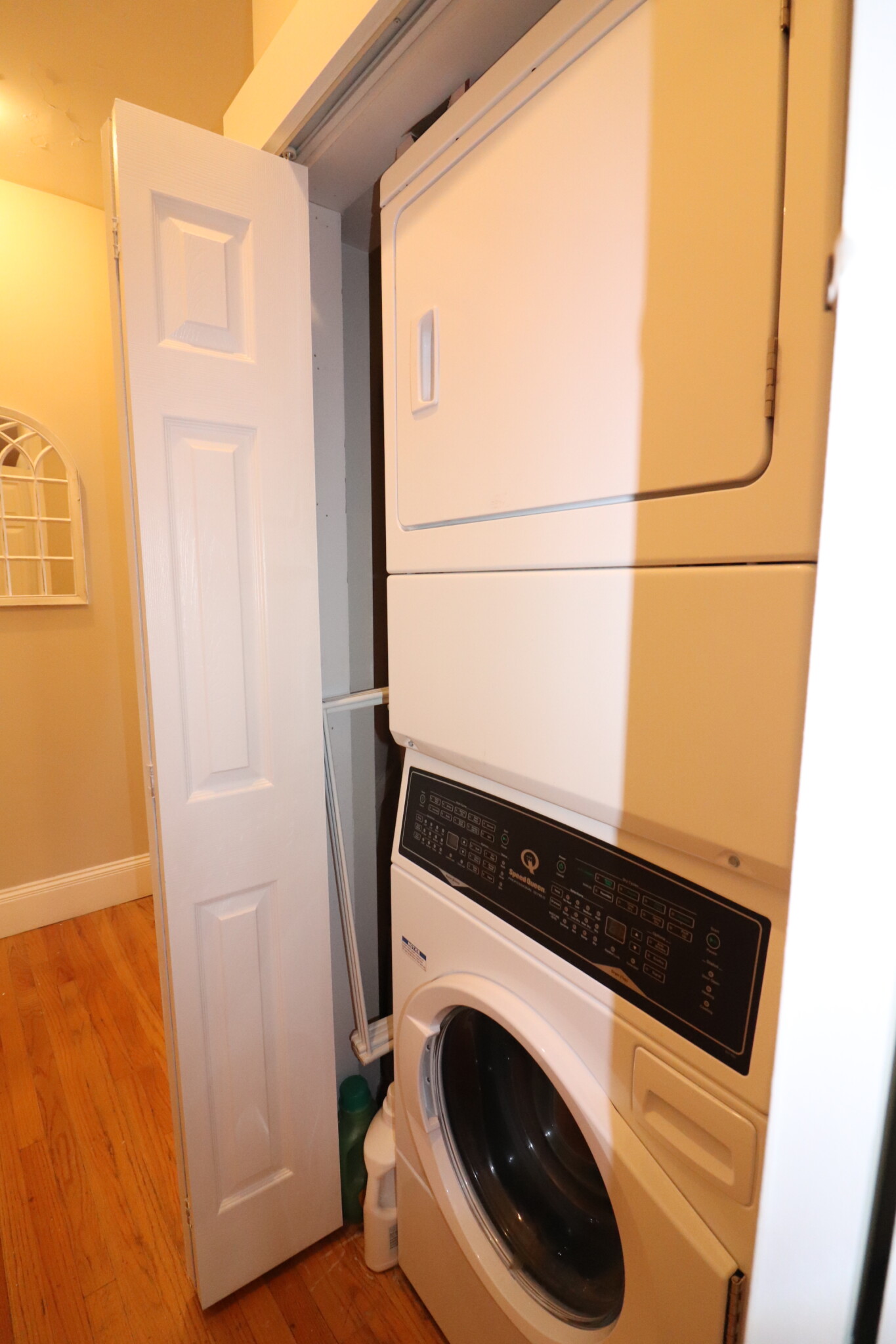 4 bed, 2 bath apartment for rent at 1038 Beacon St Unit 303, Brookline — photo 10 of 15