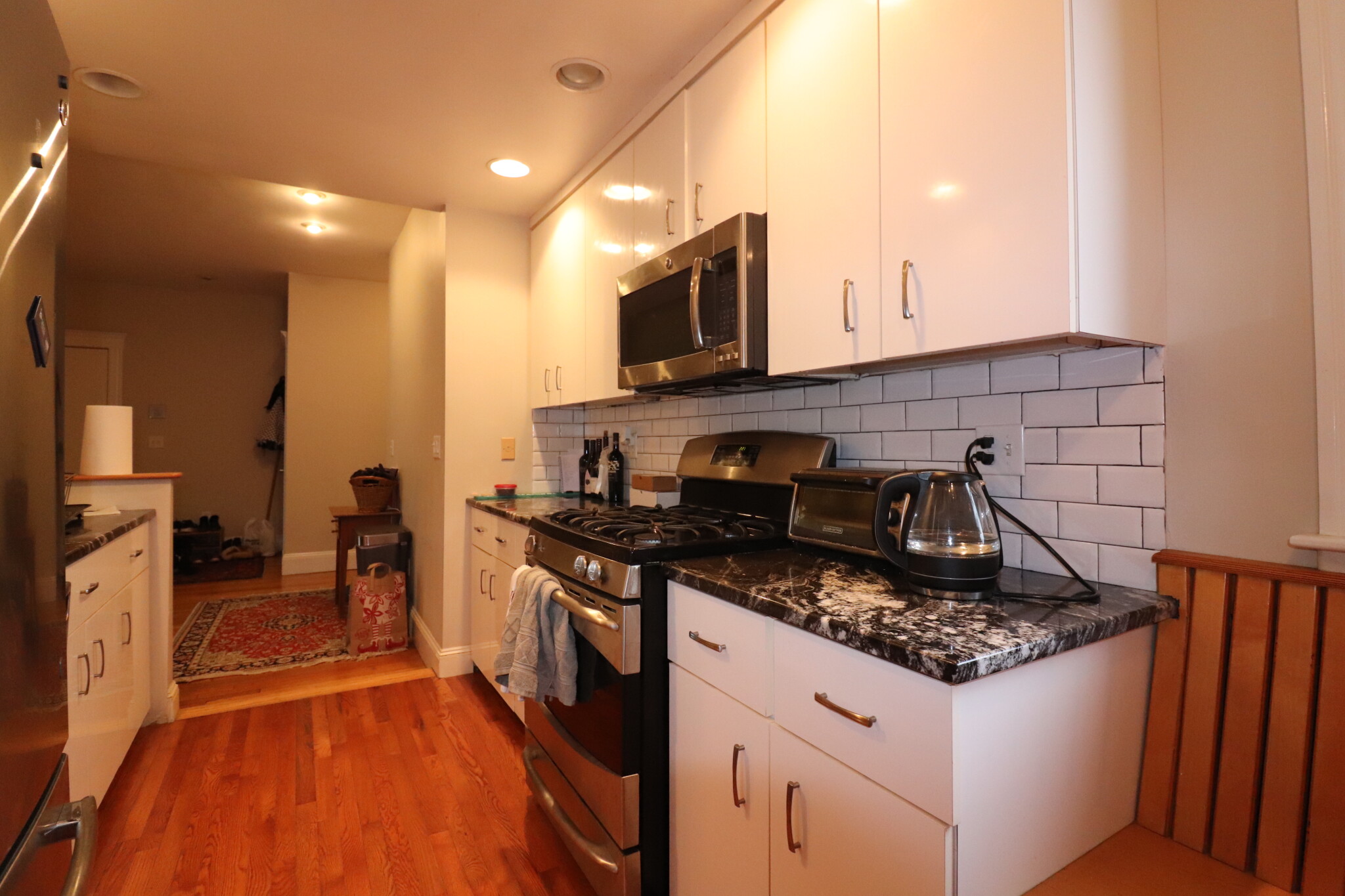 4 bed, 2 bath apartment for rent at 1038 Beacon St Unit 303, Brookline — photo 3 of 15