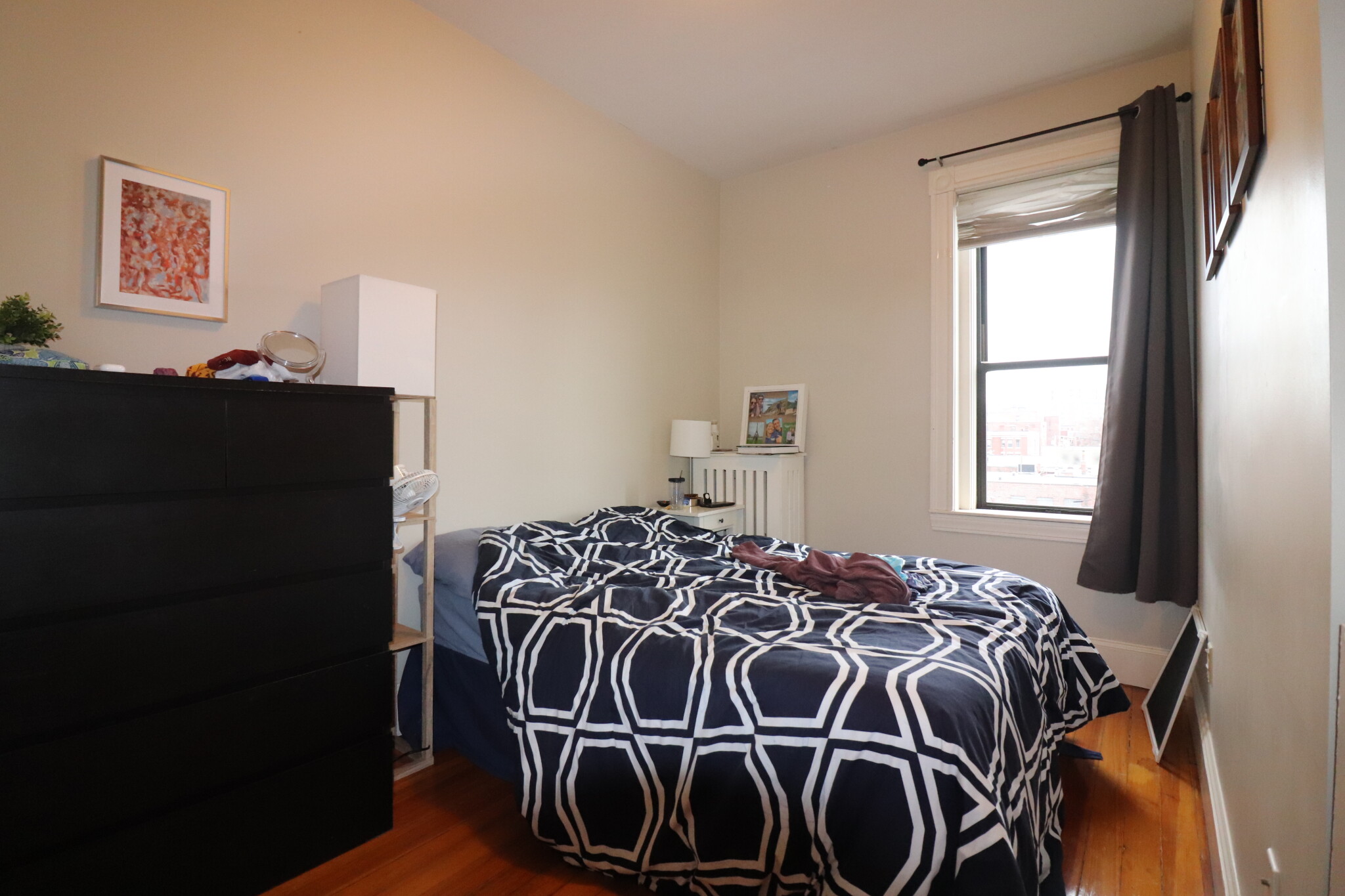4 bed, 2 bath apartment for rent at 1038 Beacon St Unit 303, Brookline — photo 14 of 15