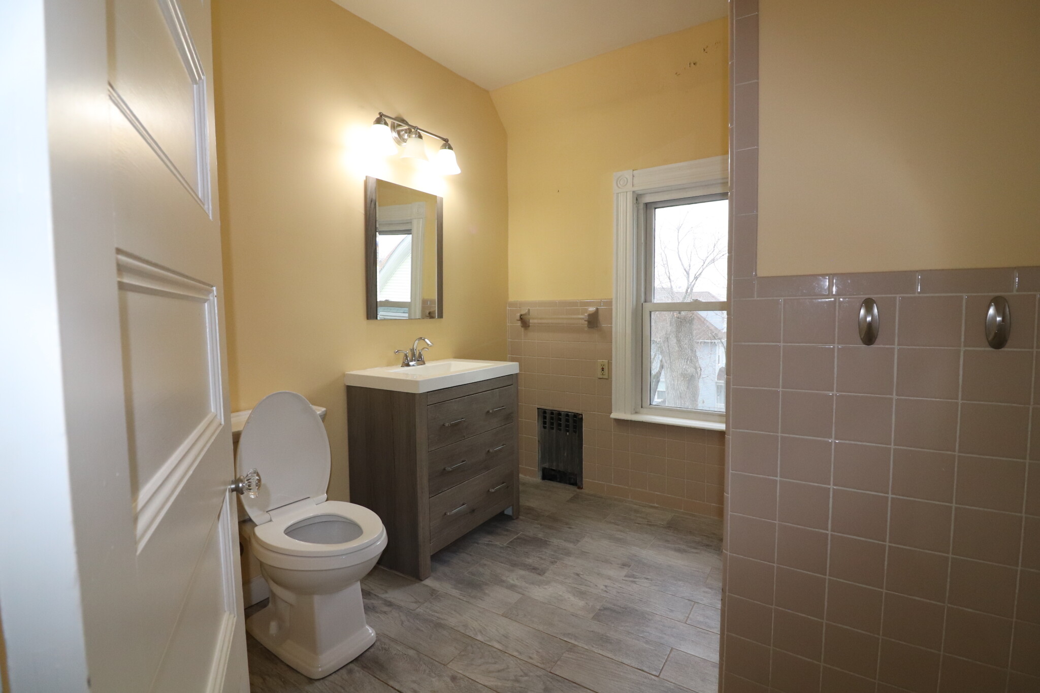 2 bed, 1 bath apartment for rent at 58 Murdock St Unit 2, Brighton — photo 3 of 12