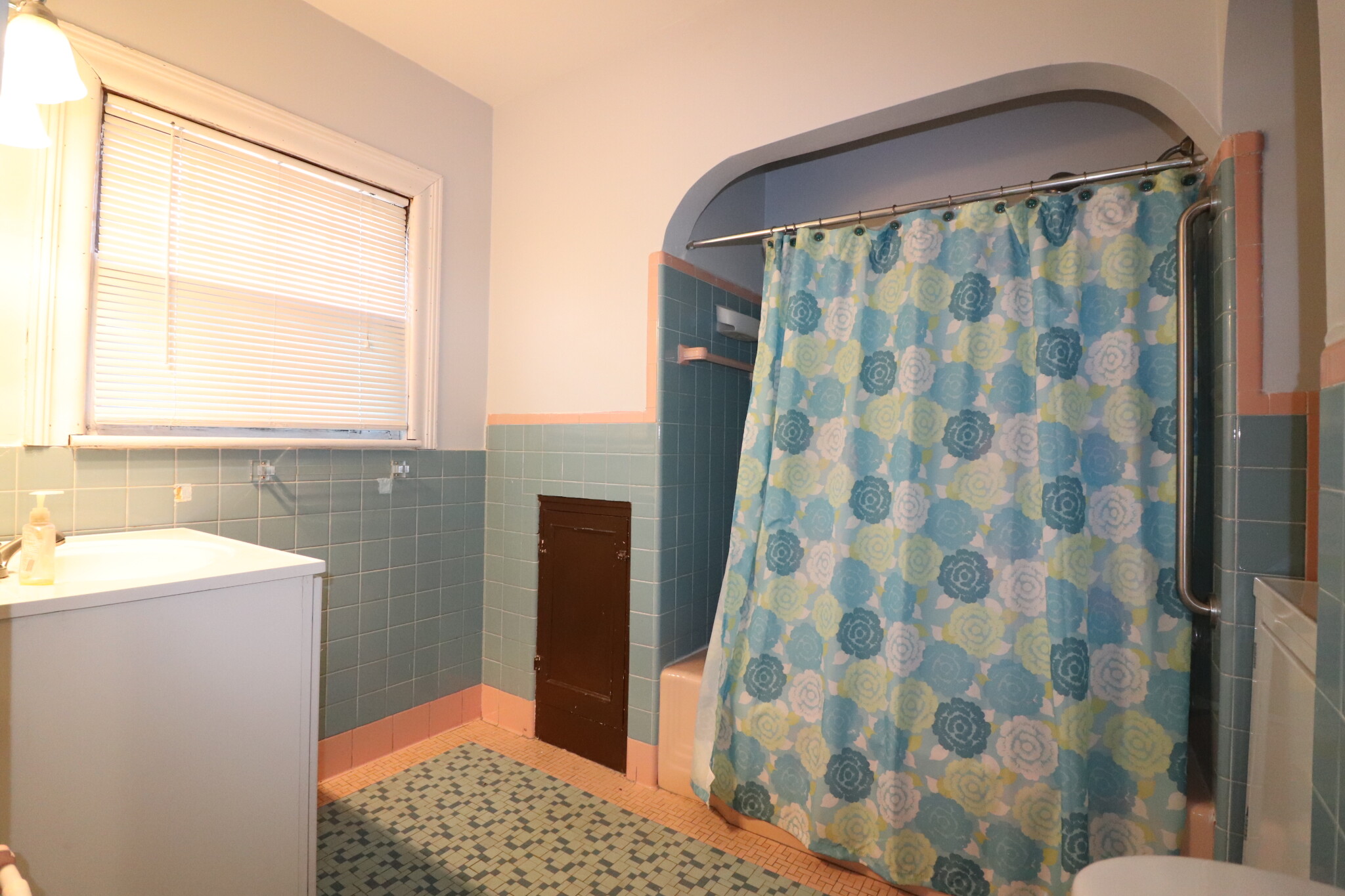 3 bed, 1 bath apartment for rent at 85 Naples Rd Unit 2, Coolidge Corner — photo 5 of 17