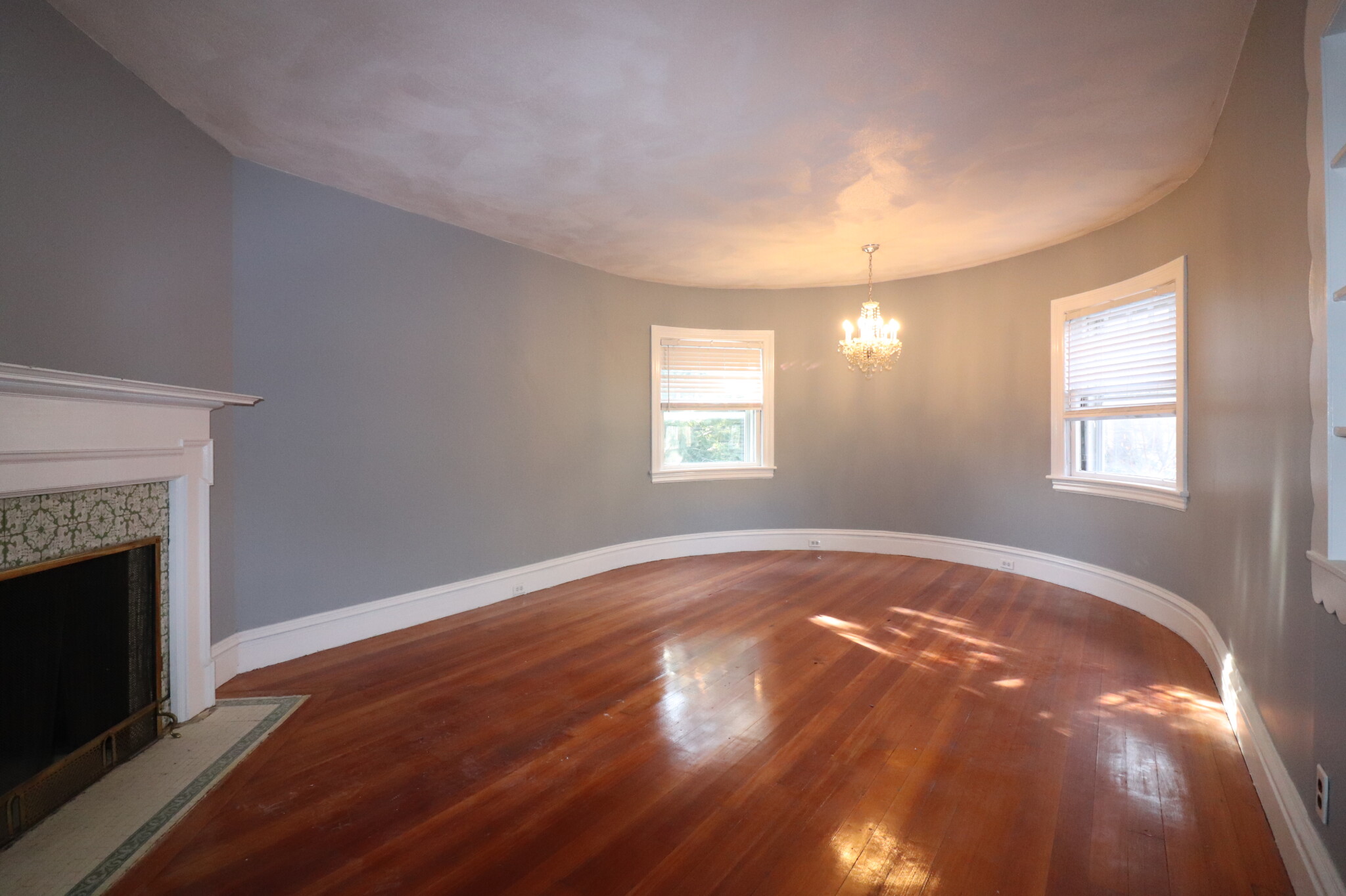 3 bed, 1 bath apartment for rent at 85 Naples Rd Unit 2, Coolidge Corner — photo 1 of 17