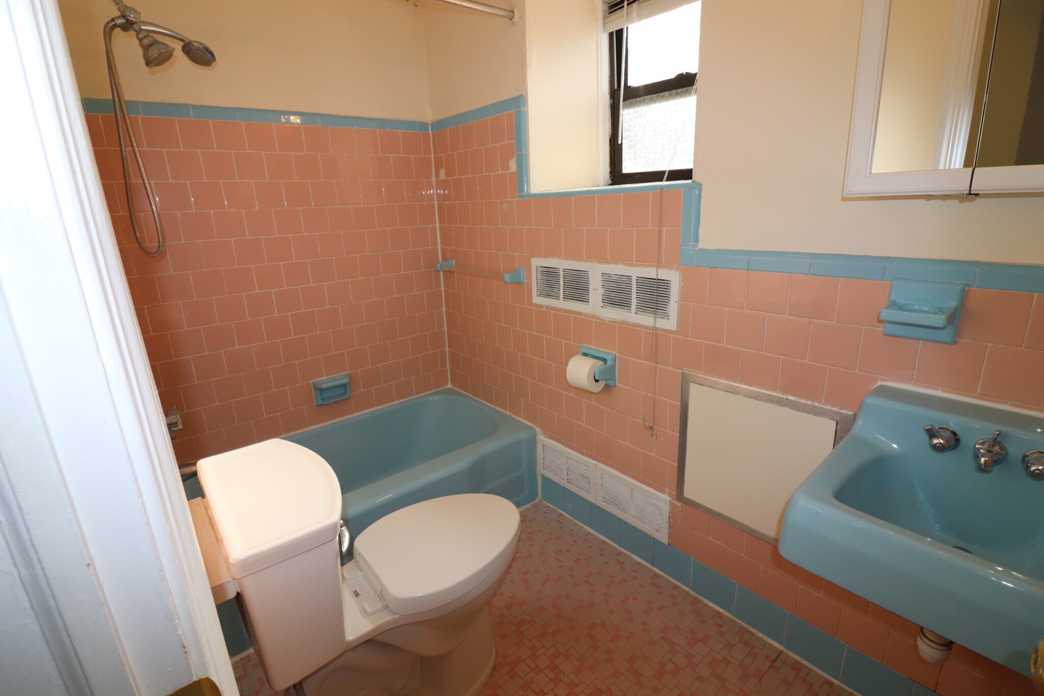 120 Babcock St, Coolidge Corner