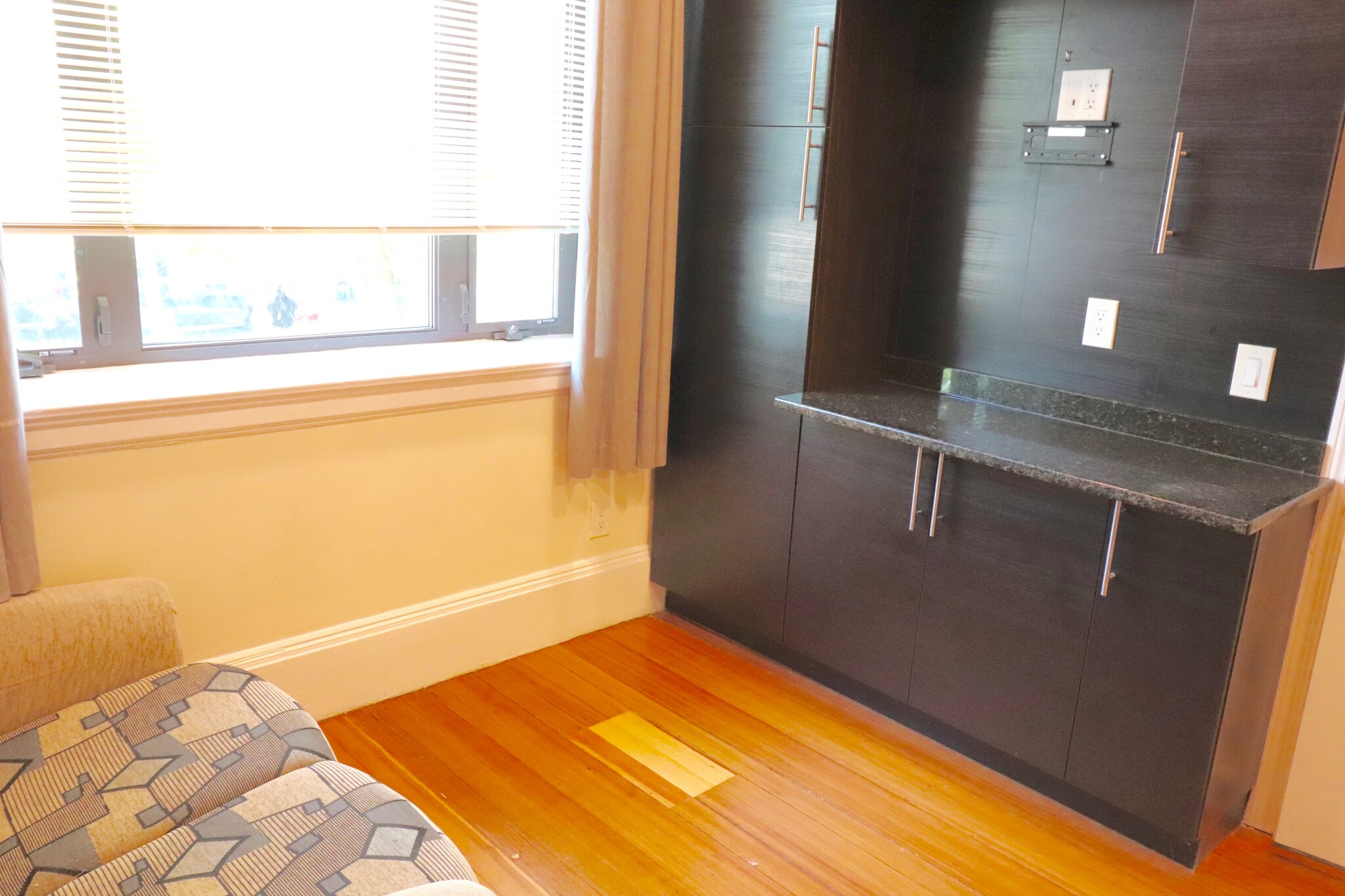 1689 Beacon St, Washington Square