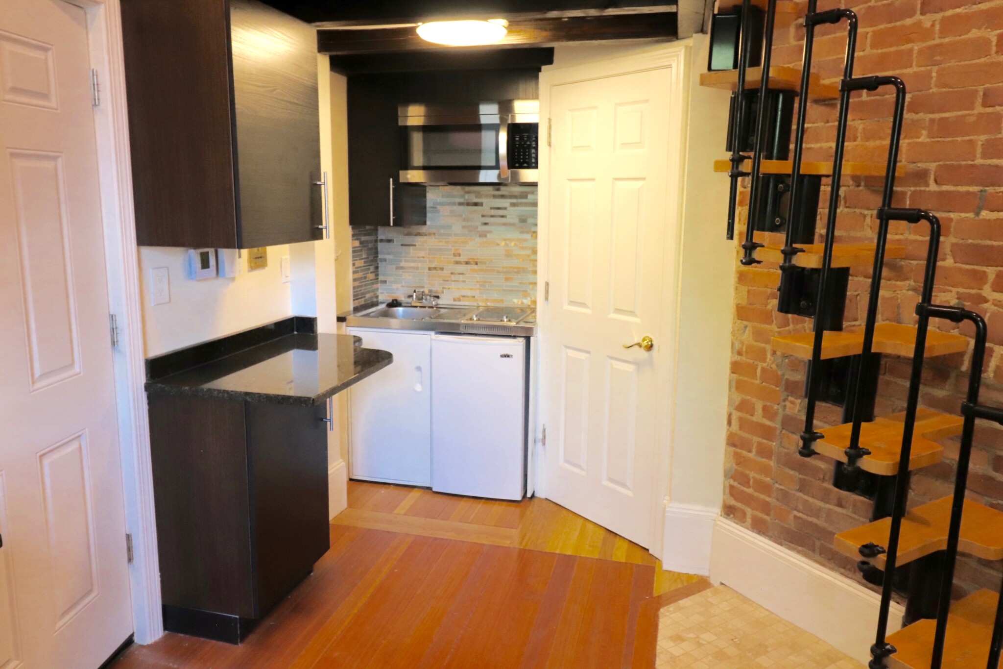 1689 Beacon St, Washington Square