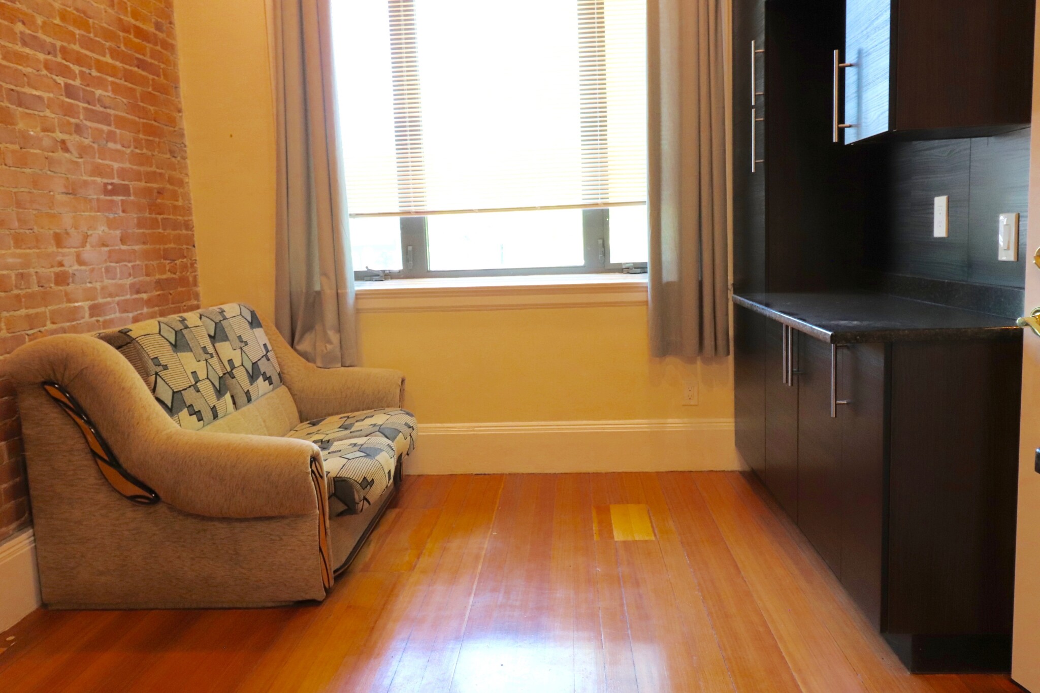 1689 Beacon St, Washington Square