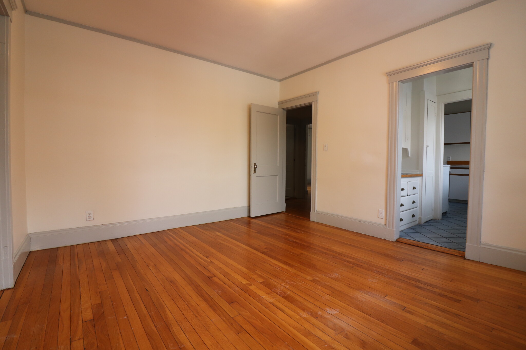 2 bed, 1 bath apartment for rent at 148 University Rd Unit 1, Brookline — photo 6 of 23