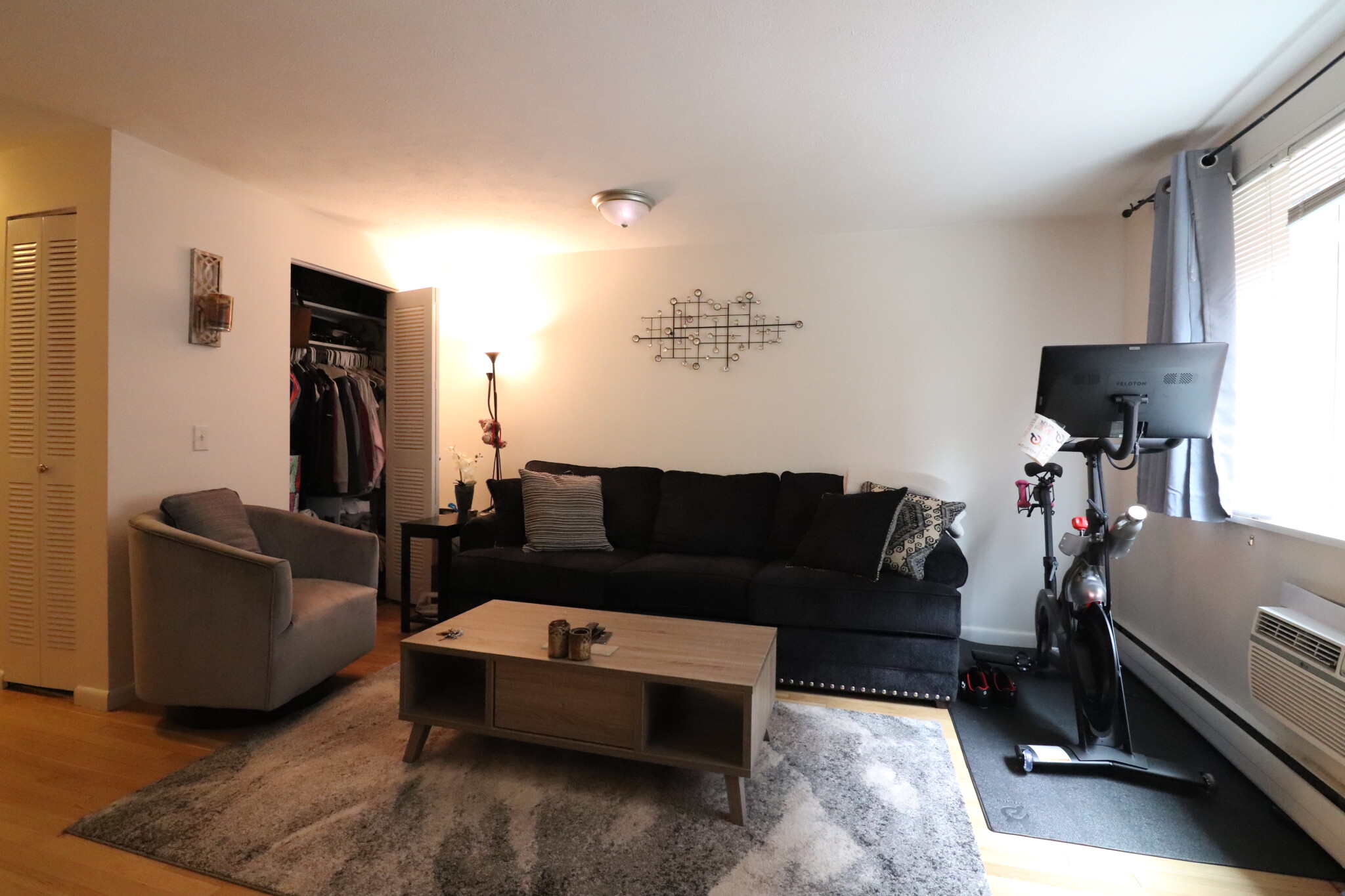 205 Kent St, Longwood