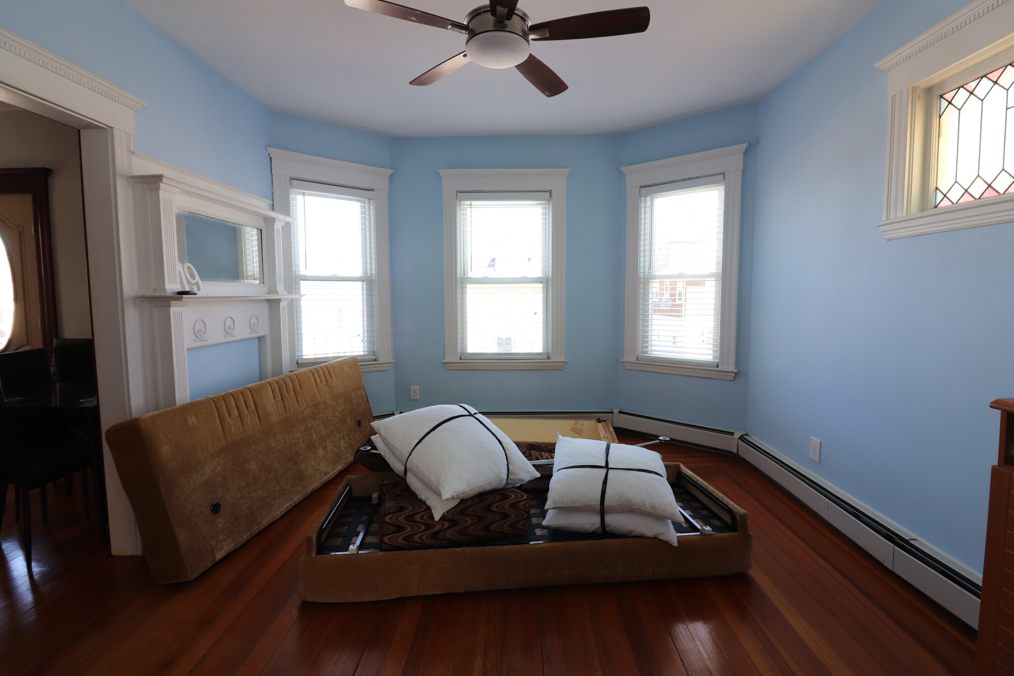 3 bed, 1 bath apartment for rent at 19 Mapleton St Unit 2, Brighton — photo 4 of 33