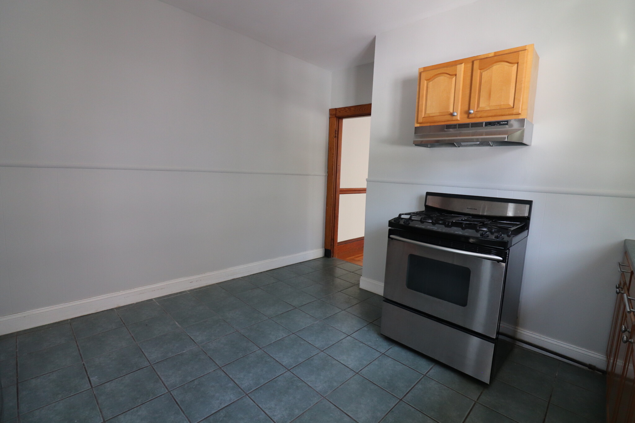 3 bed, 1 bath apartment for rent at 19 Mapleton St Unit 2, Brighton — photo 9 of 33